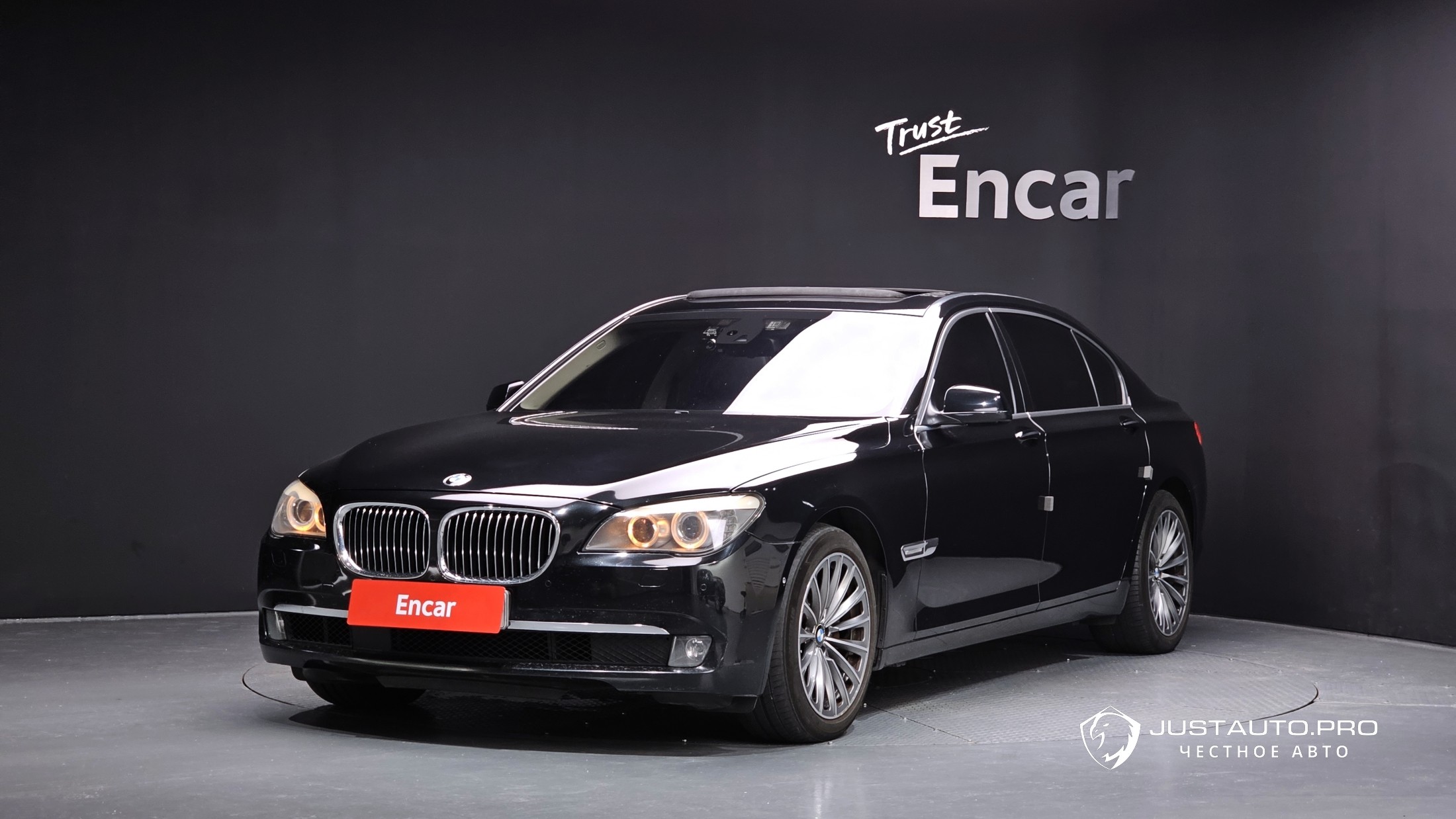 Автомобиль BMW 7-Series
