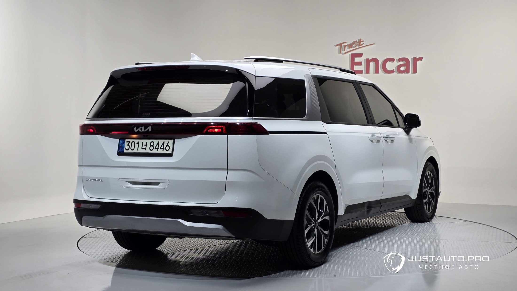 Автомобиль Kia Canival