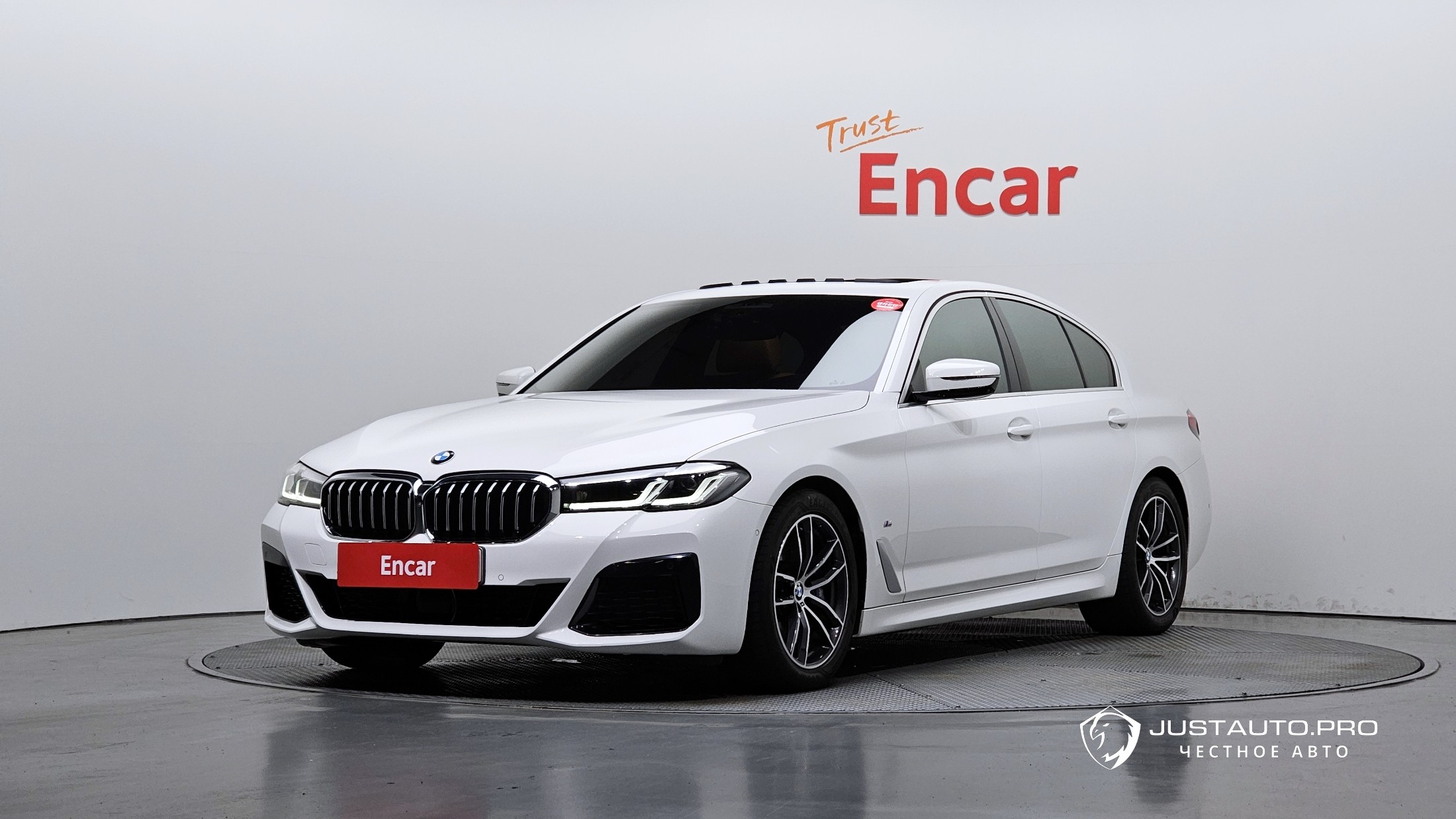 Автомобиль BMW 5-Series