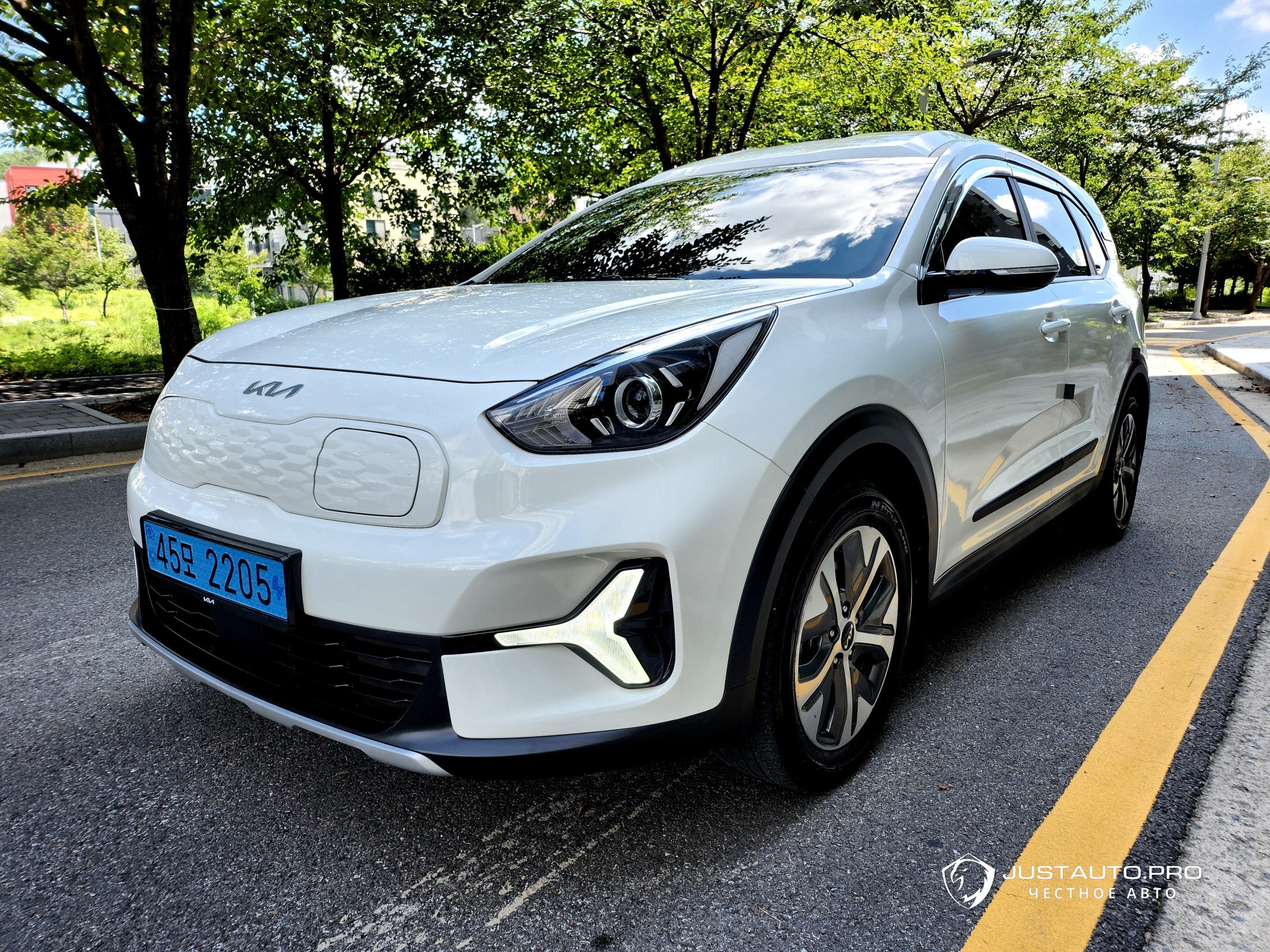 Автомобиль Kia Niro