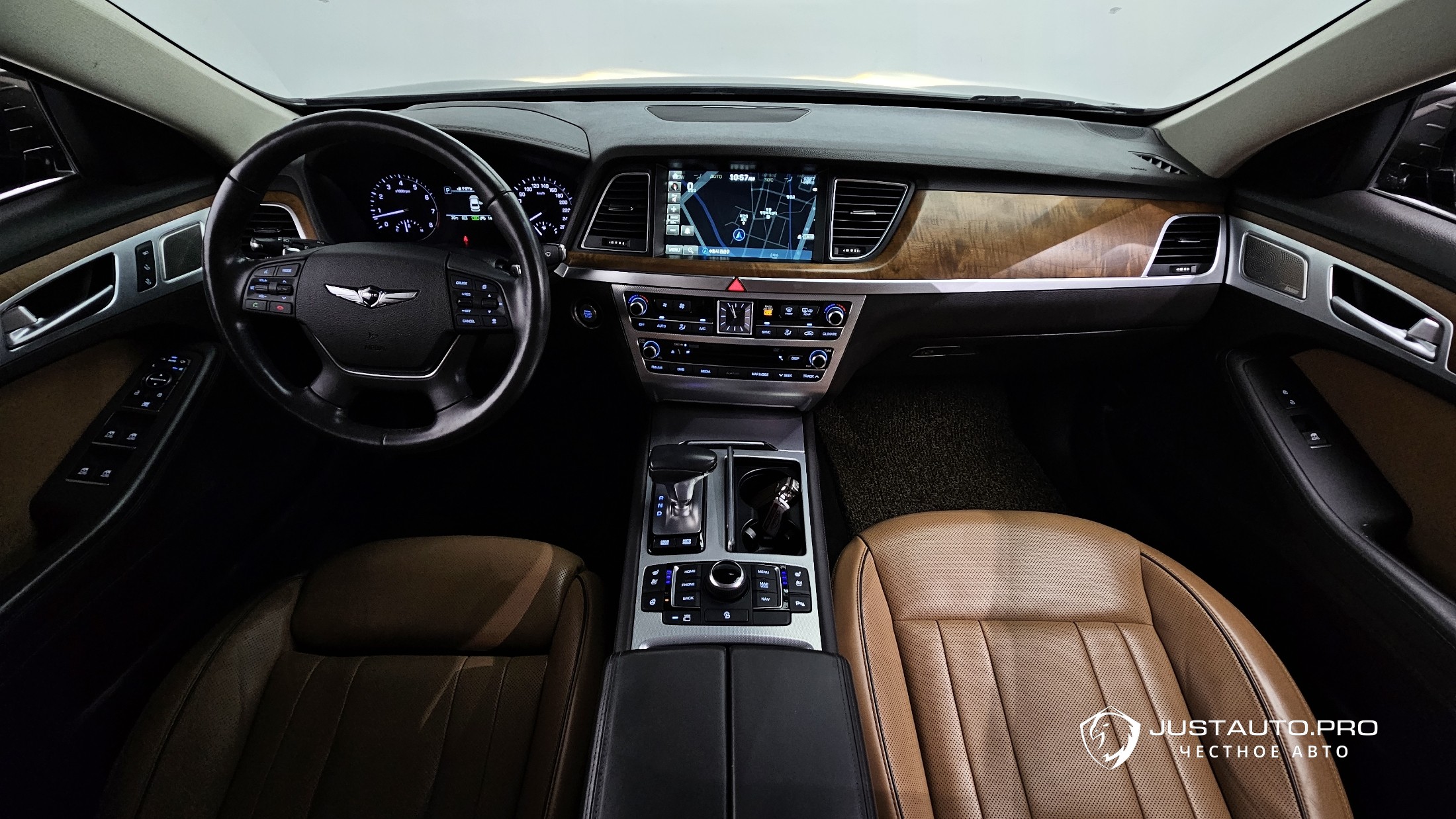 Автомобиль Genesis G80