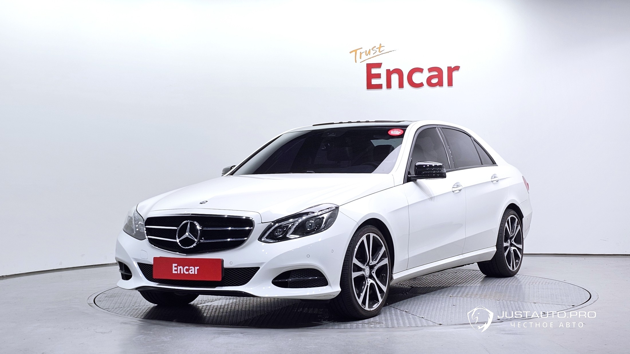 Автомобиль Mercedes-Benz E-Class