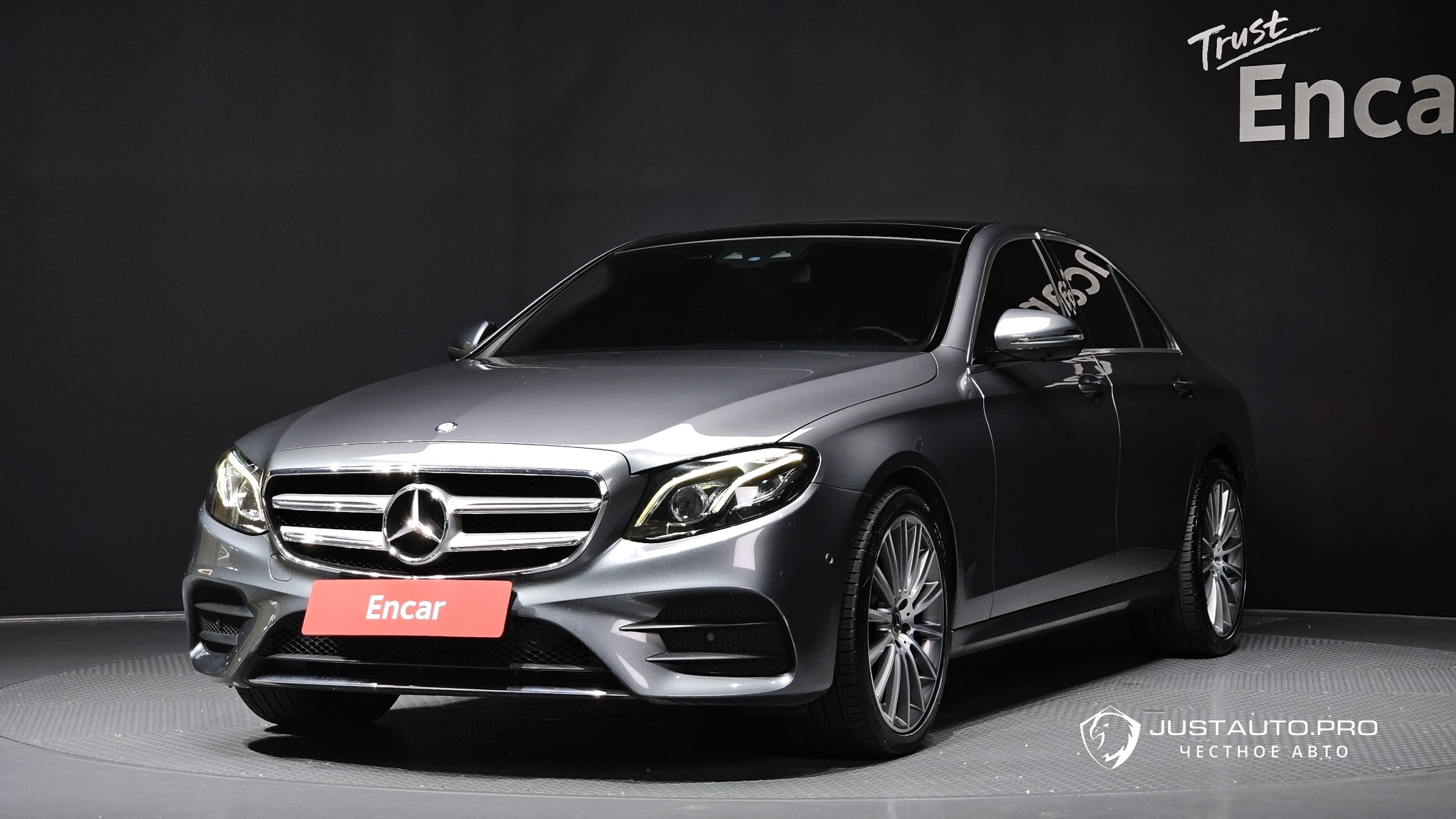 Автомобиль Mercedes-Benz E-Class