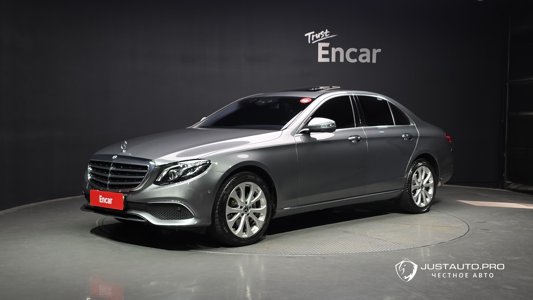 Автомобиль Mercedes-Benz E-Class