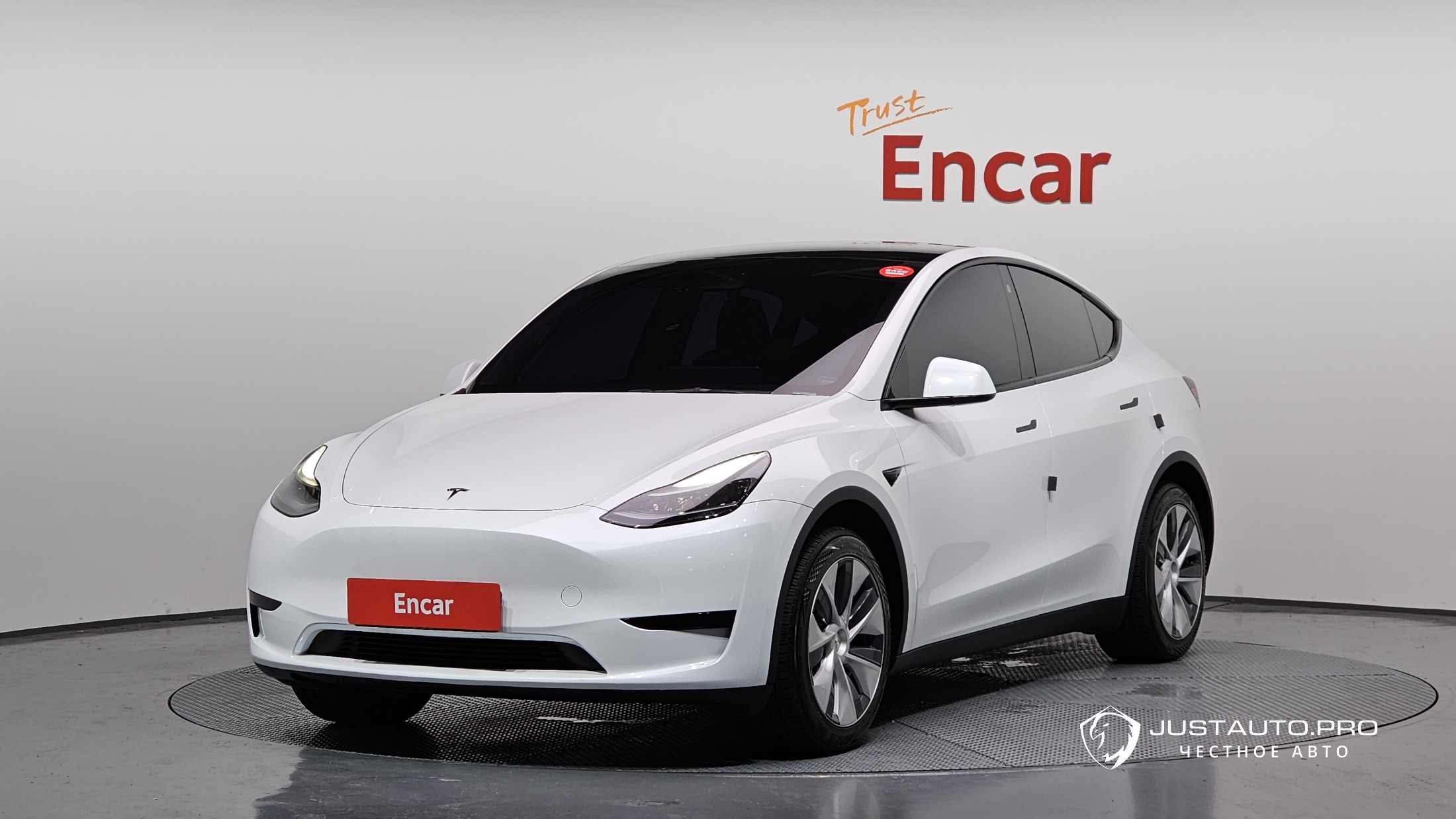 Автомобиль Tesla Model Y