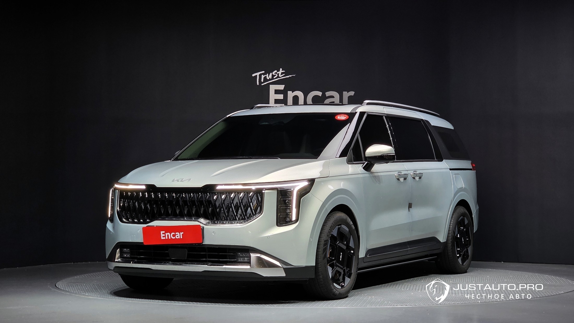 Автомобиль Kia Canival