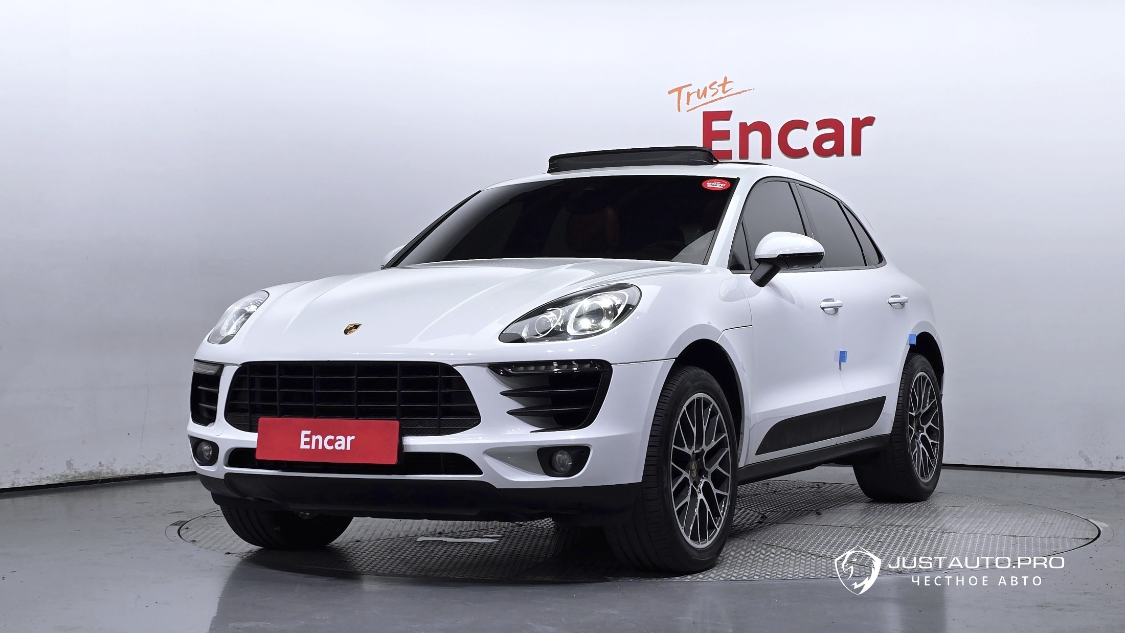 Автомобиль Porsche Macan