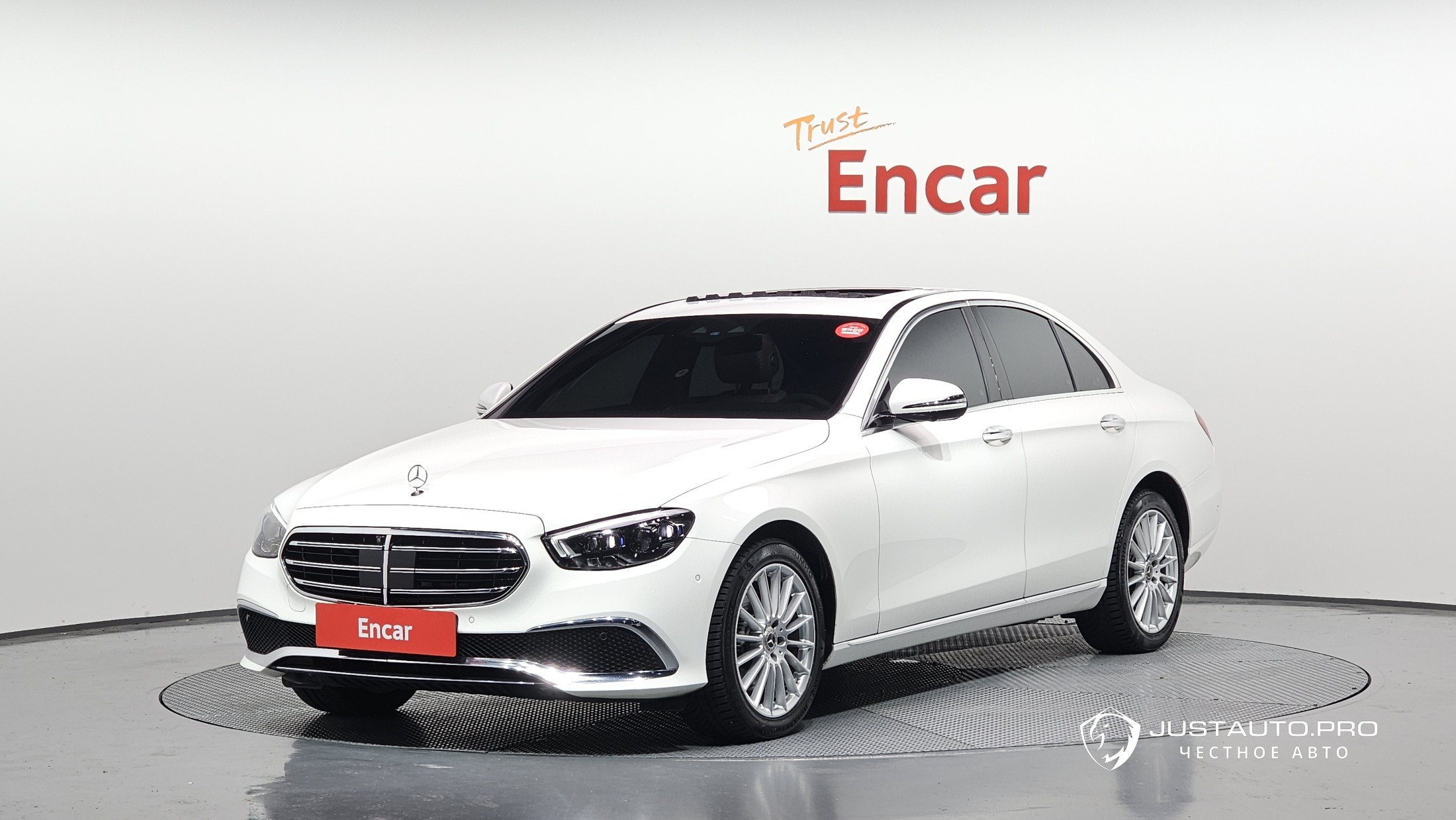 Автомобиль Mercedes-Benz E-Class