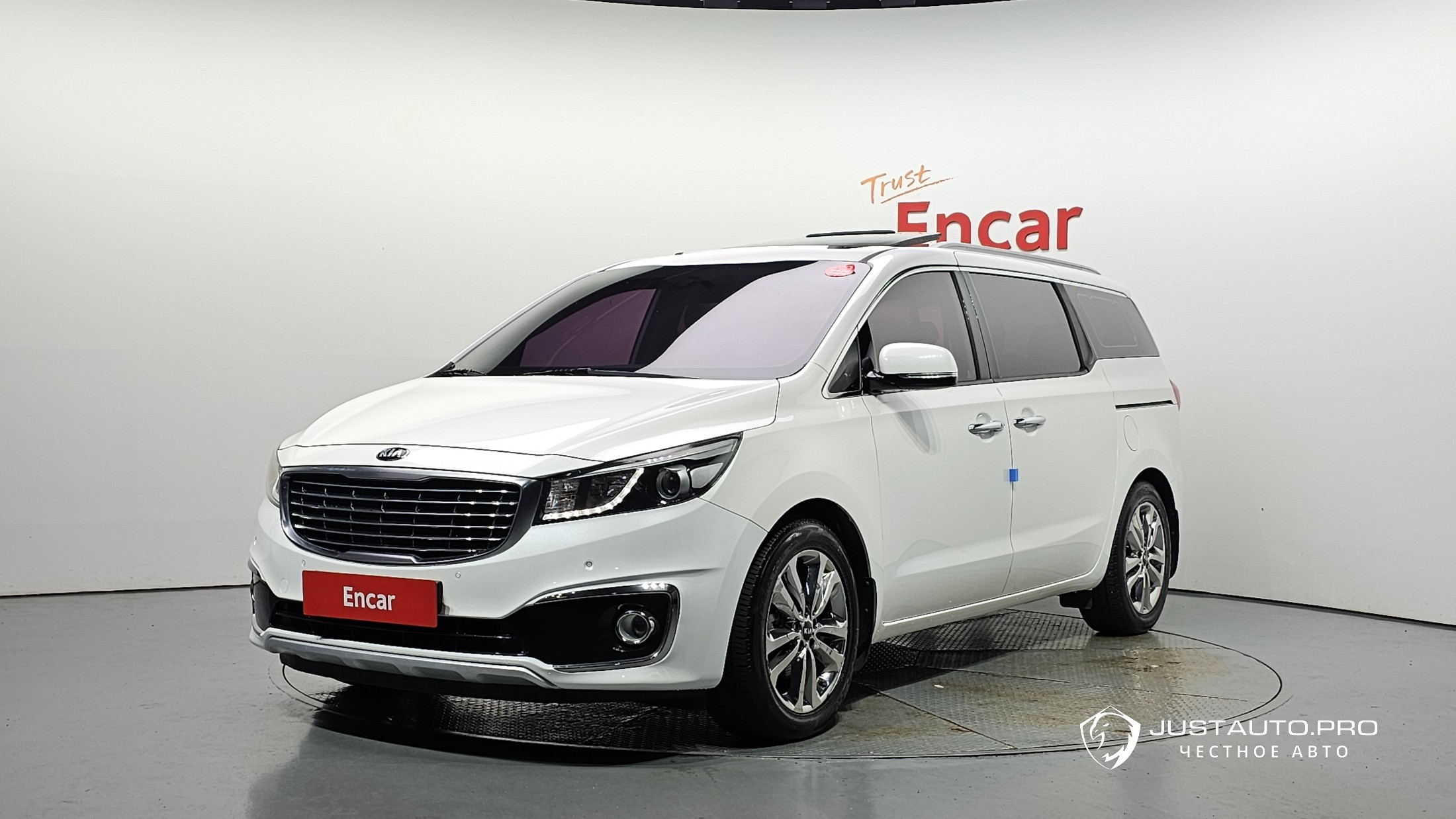 Автомобиль Kia Canival