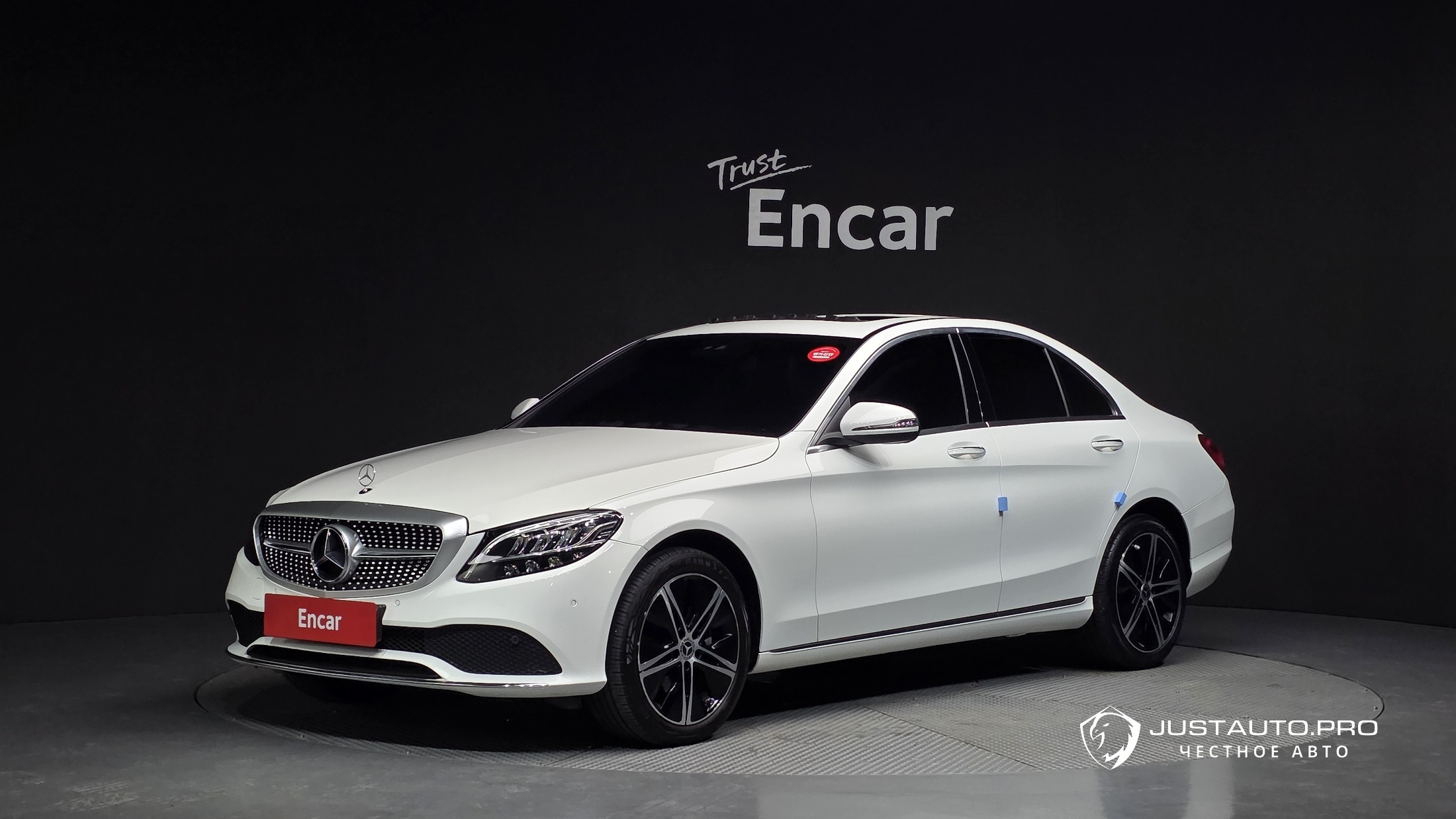 Автомобиль Mercedes-Benz C-Class