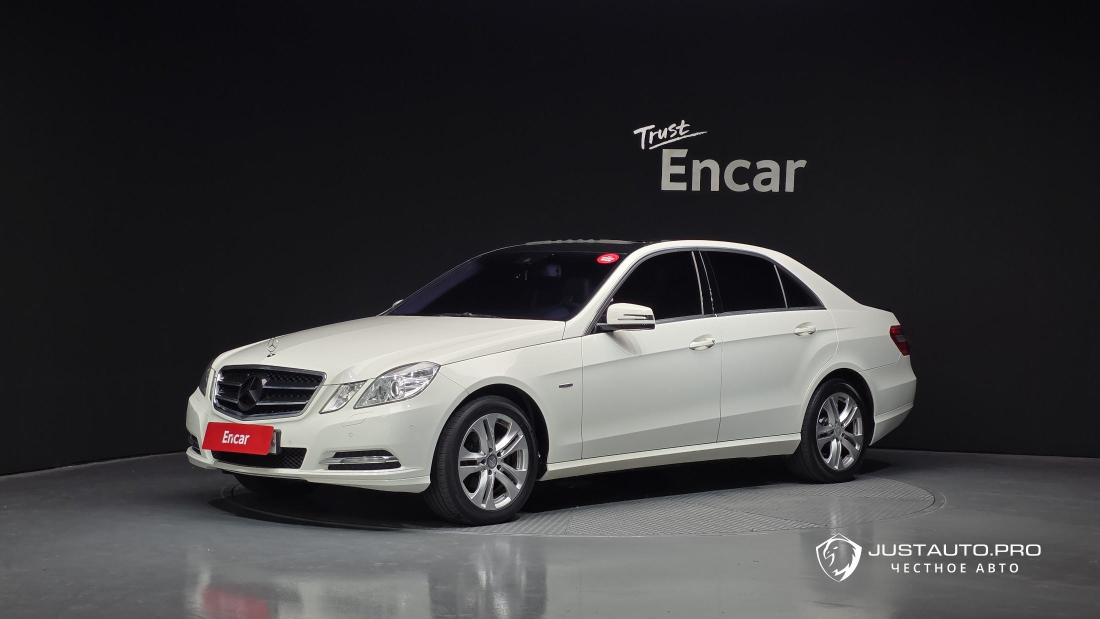 Автомобиль Mercedes-Benz E-Class
