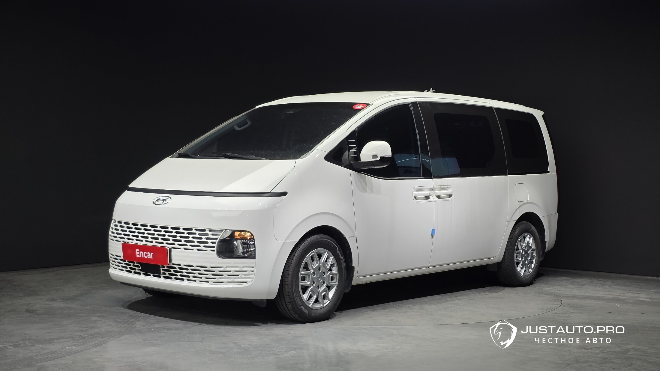 Автомобиль Hyundai Staria