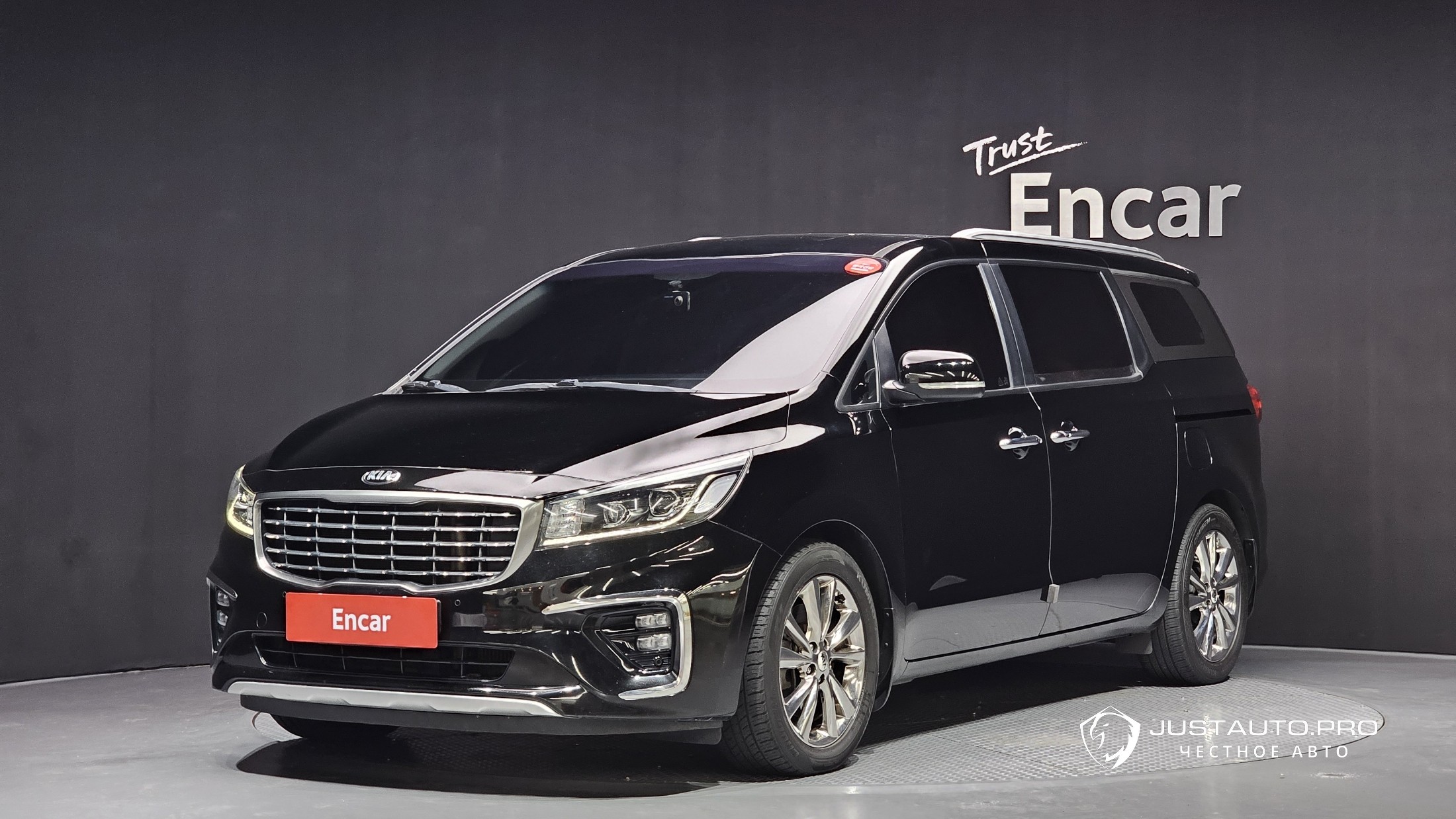 Автомобиль Kia Canival