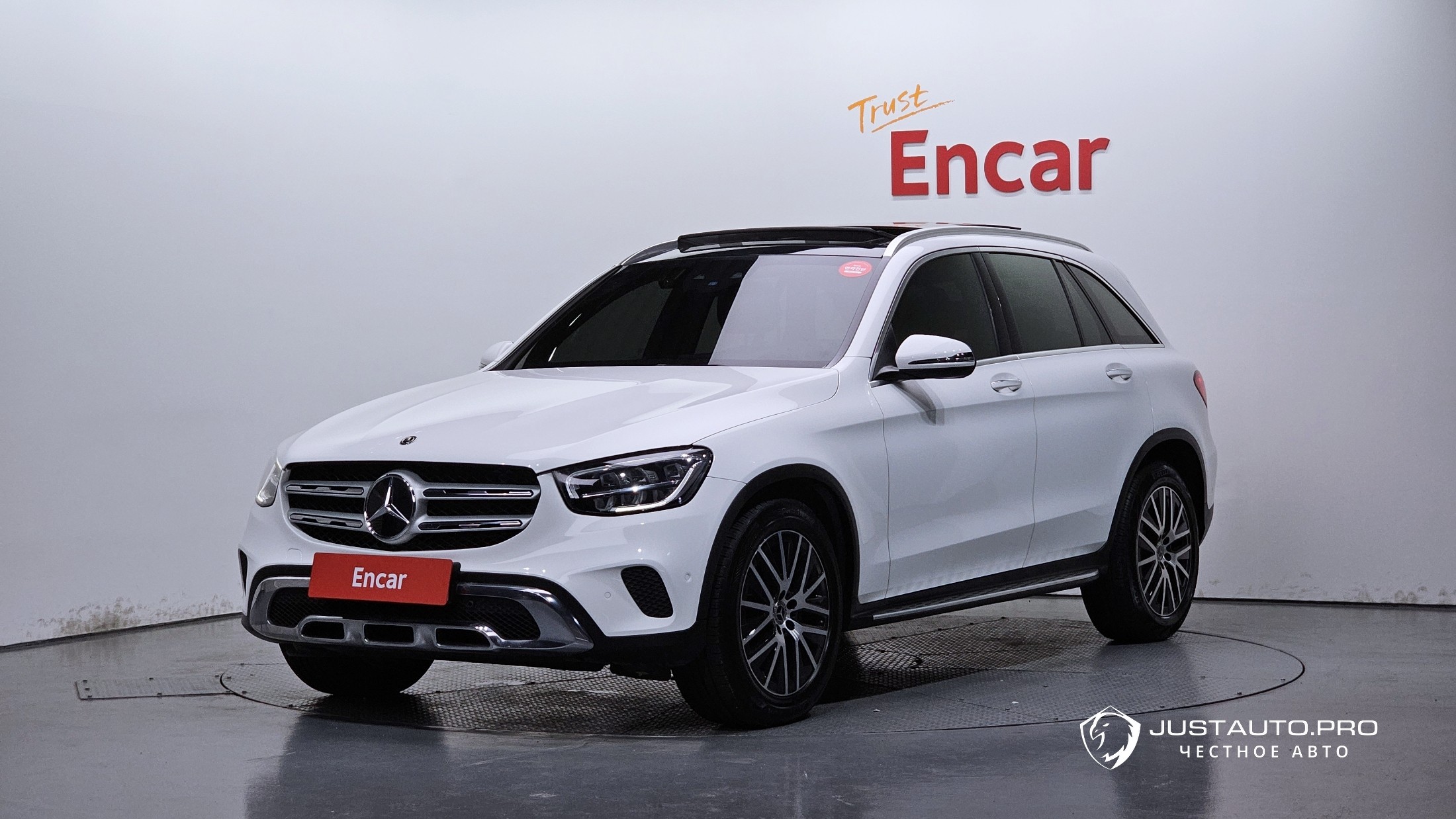 Автомобиль Mercedes-Benz GLC-Class