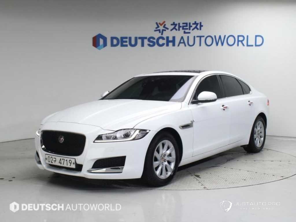Автомобиль Jaguar XF