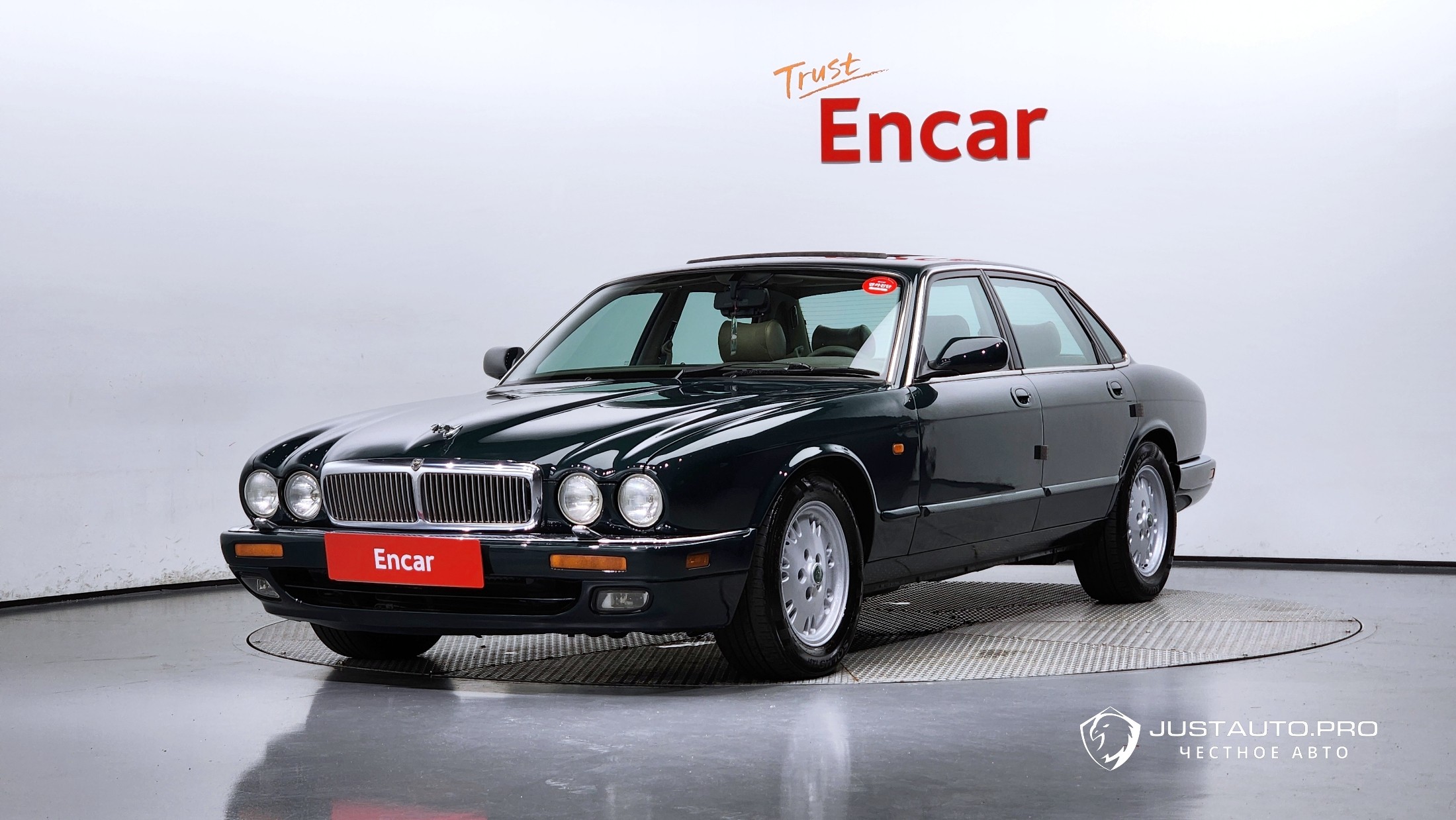 Автомобиль Jaguar XJ-6