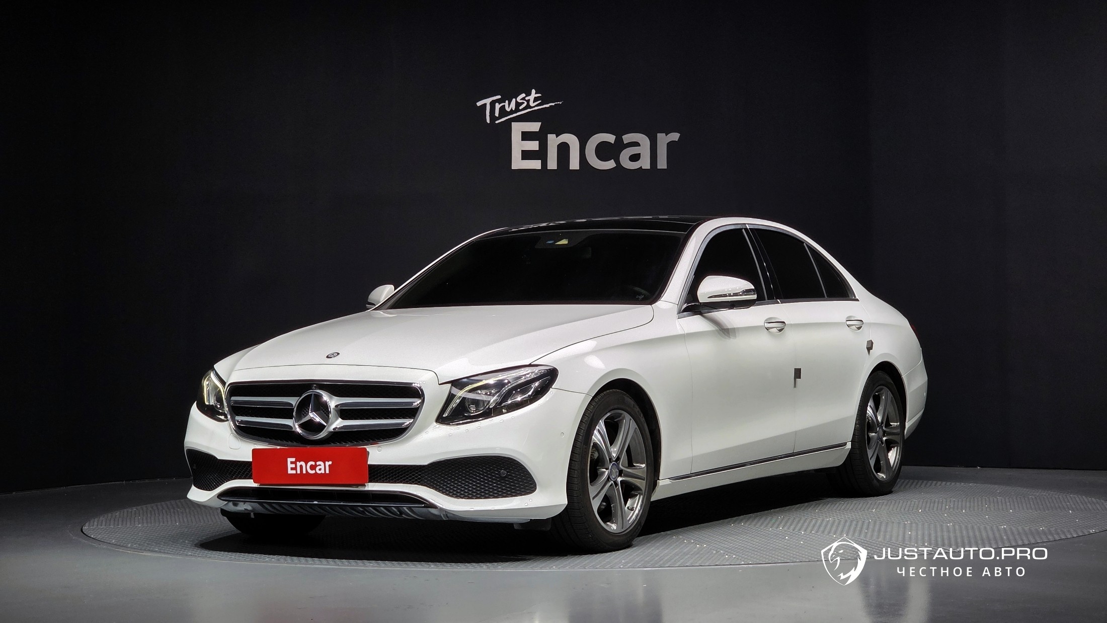 Автомобиль Mercedes-Benz E-Class