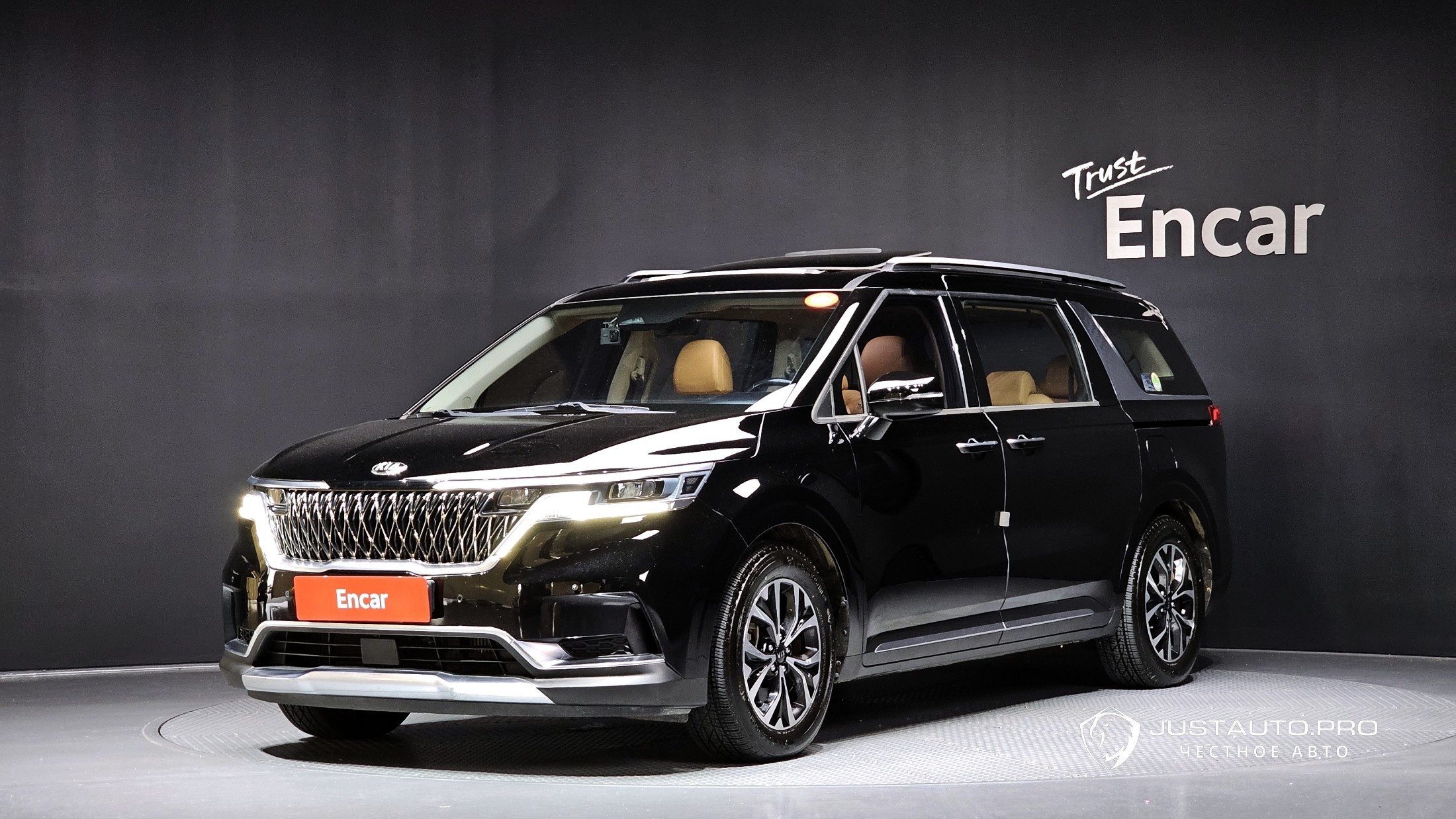 Автомобиль Kia Canival