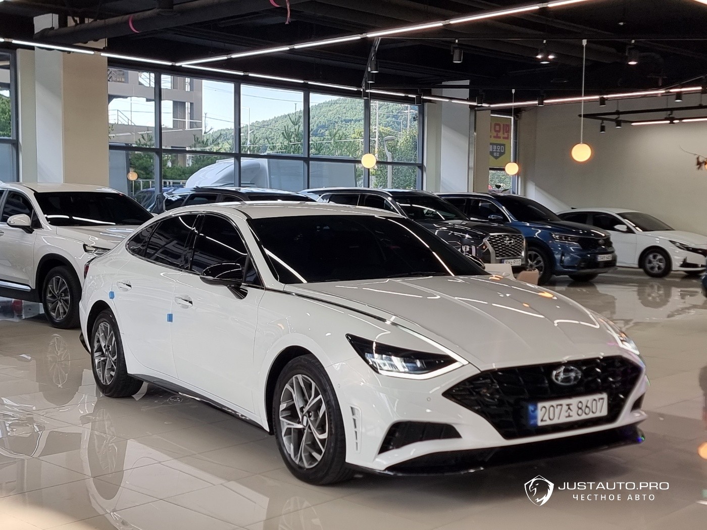 Автомобиль Hyundai Sonata