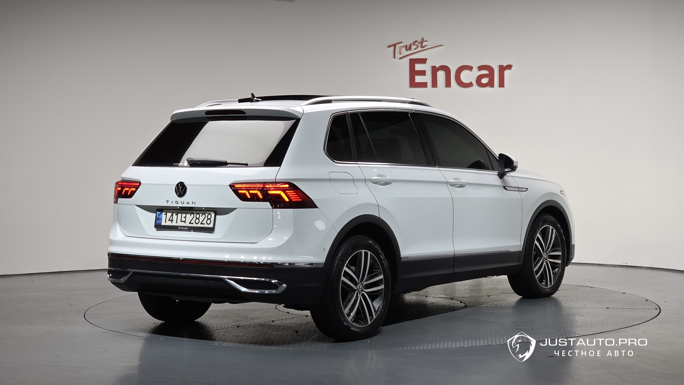 Автомобиль Volkswagen Tiguan
