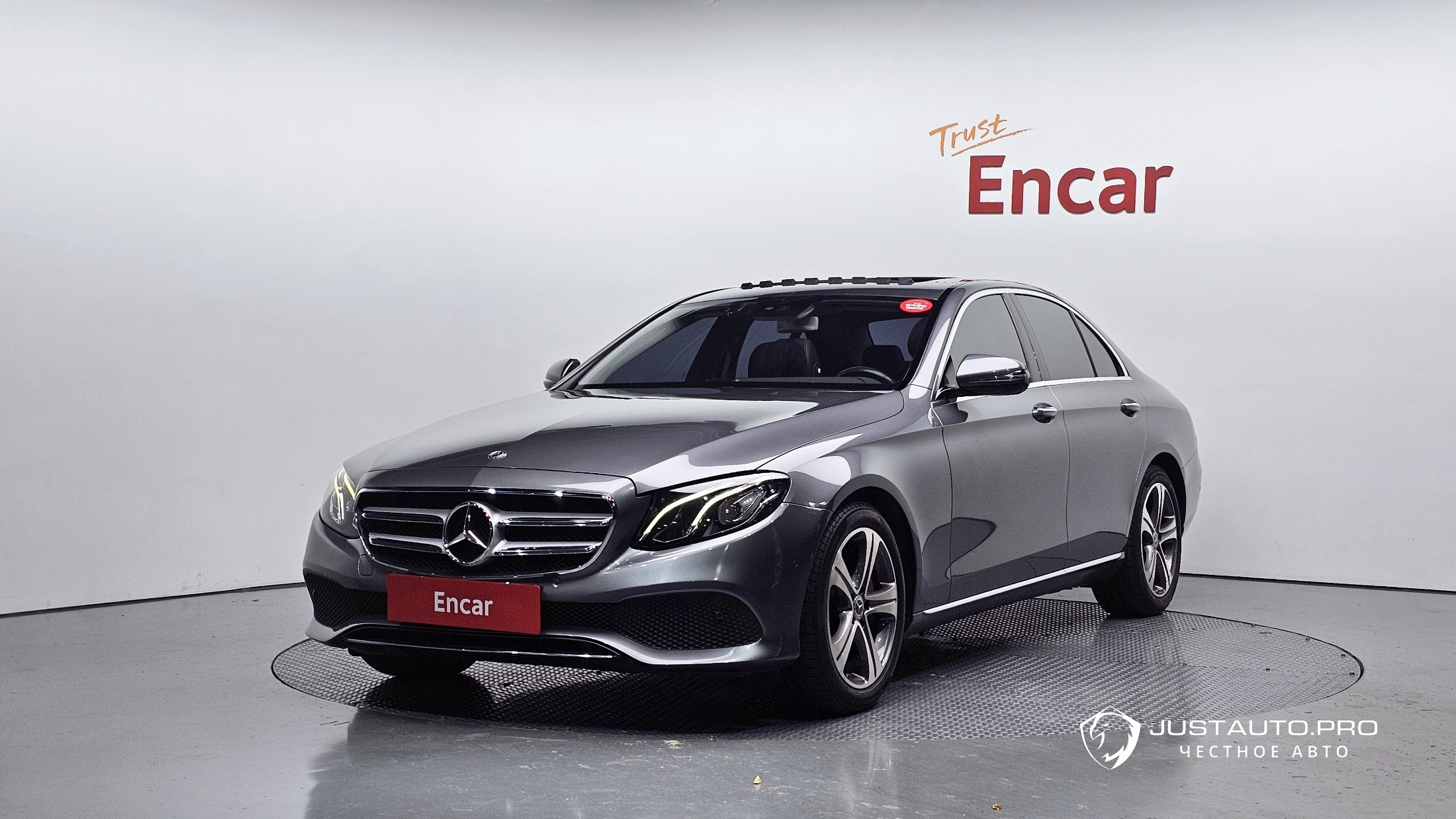 Автомобиль Mercedes-Benz E-Class
