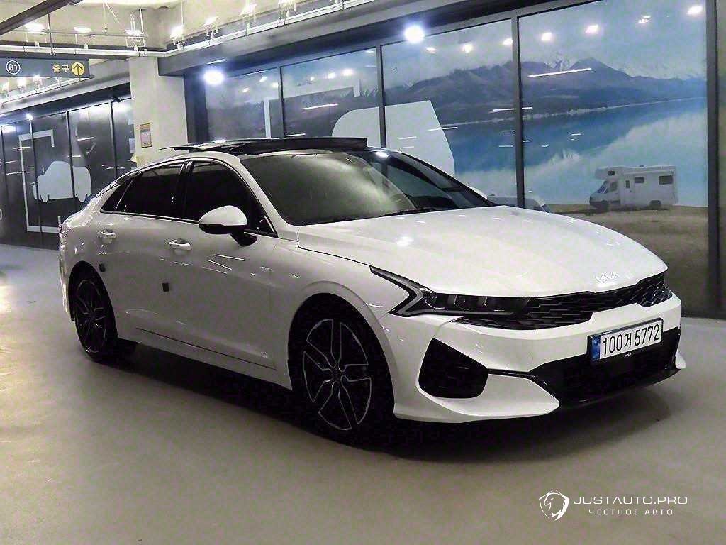Автомобиль Kia K5
