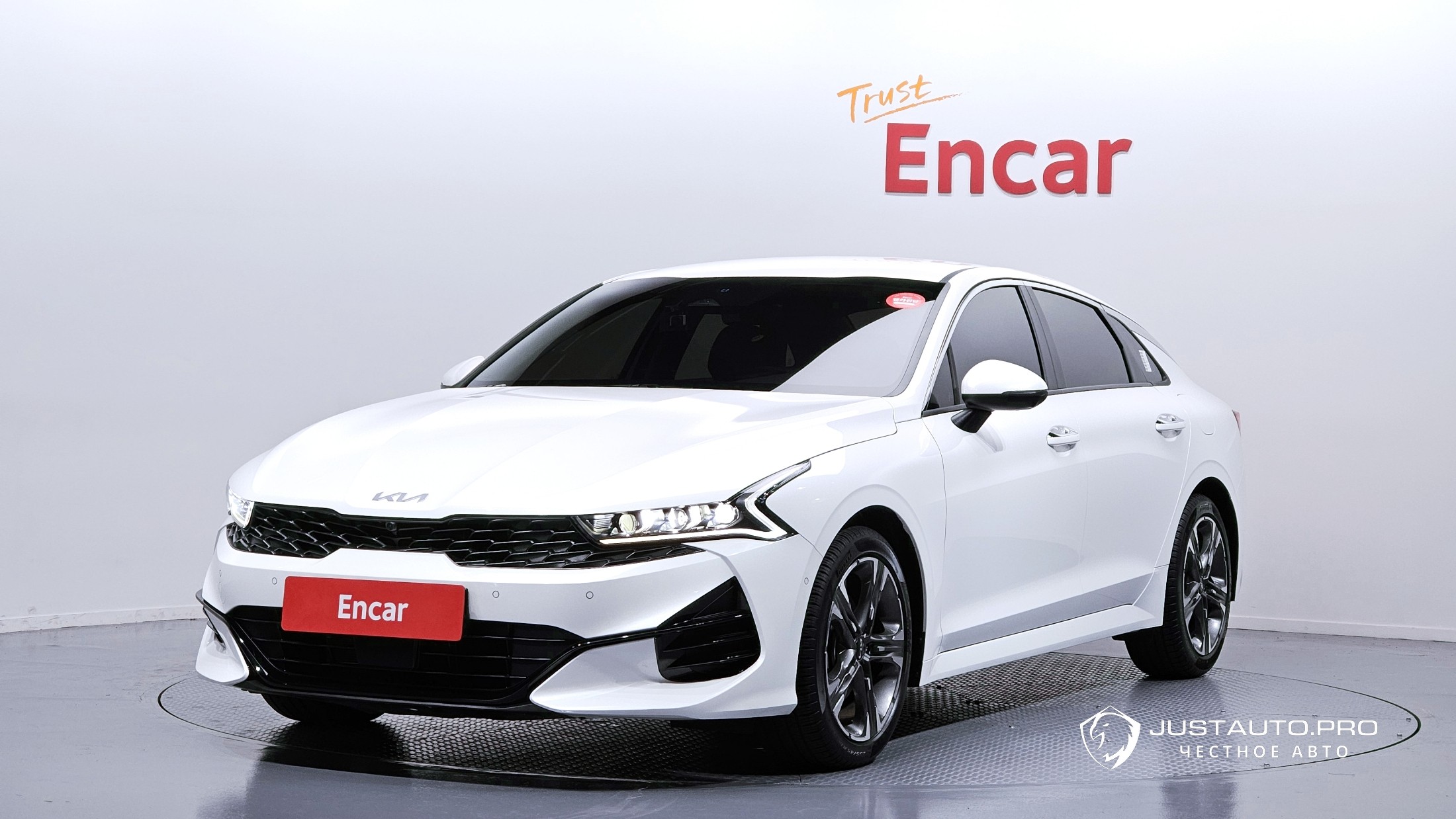 Автомобиль Kia K5