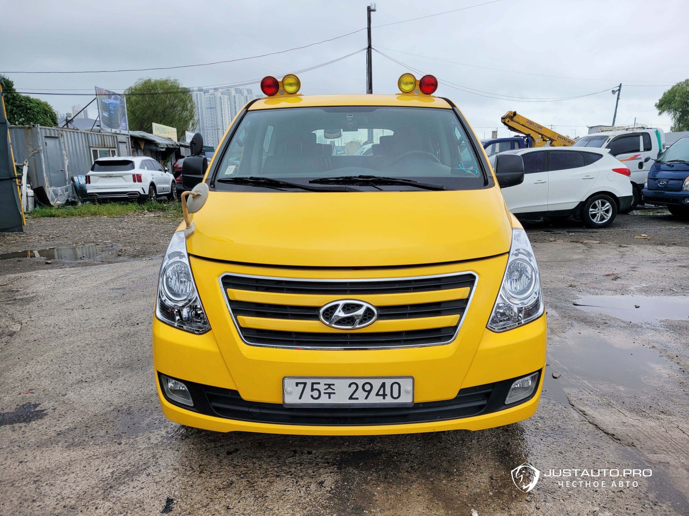 Автомобиль Hyundai Starex