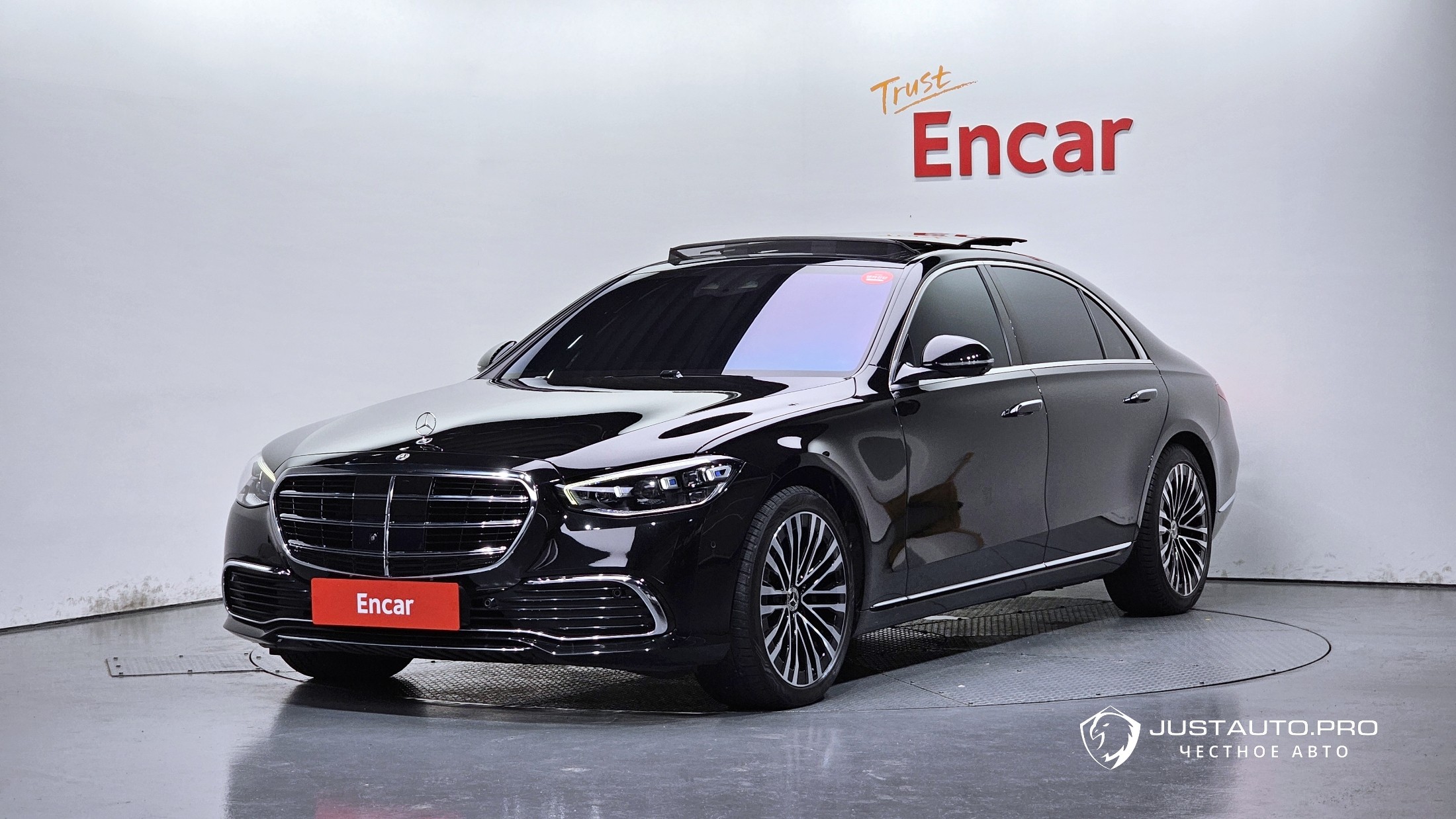 Автомобиль Mercedes-Benz S-Class