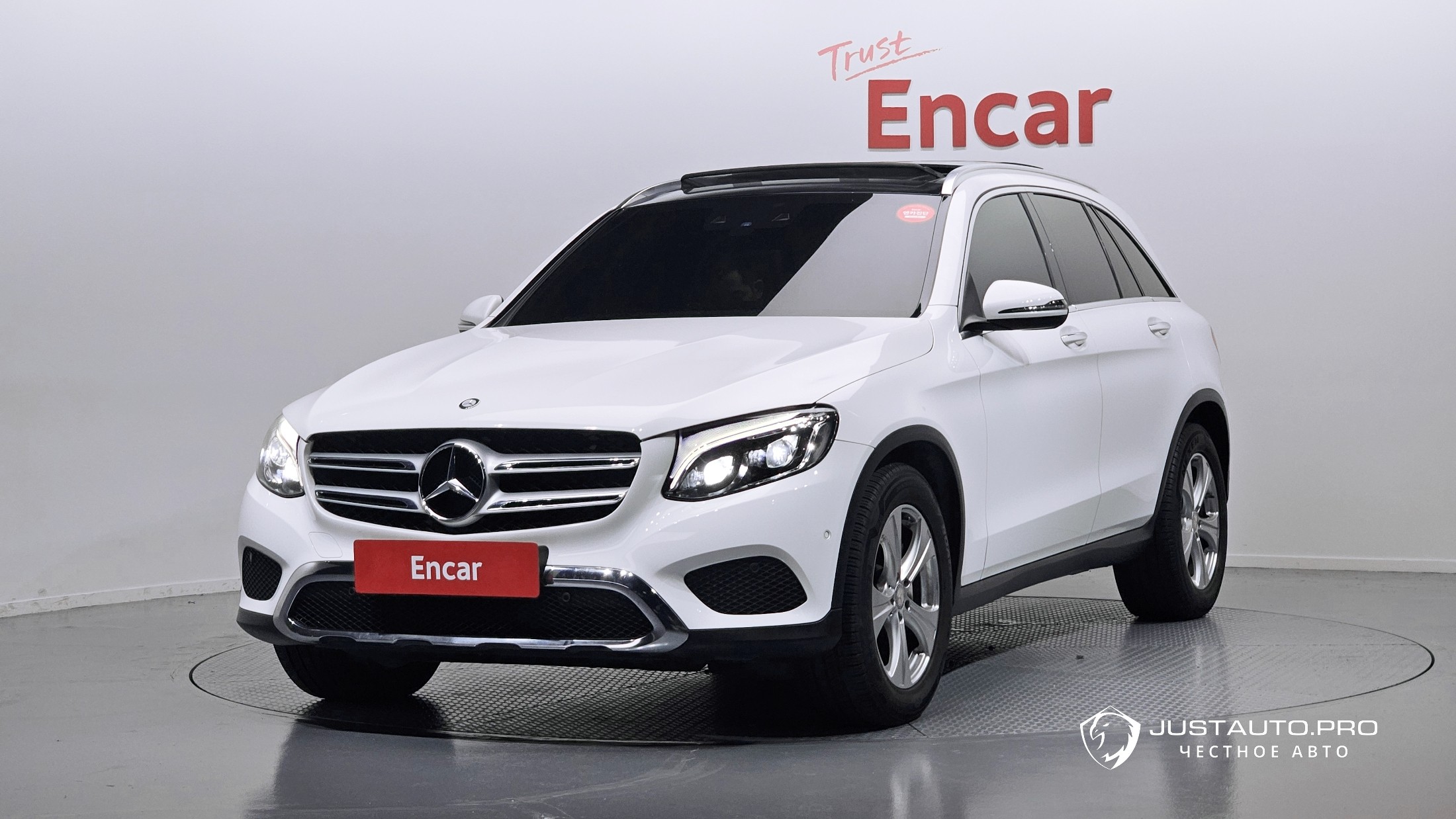 Автомобиль Mercedes-Benz GLC-Class