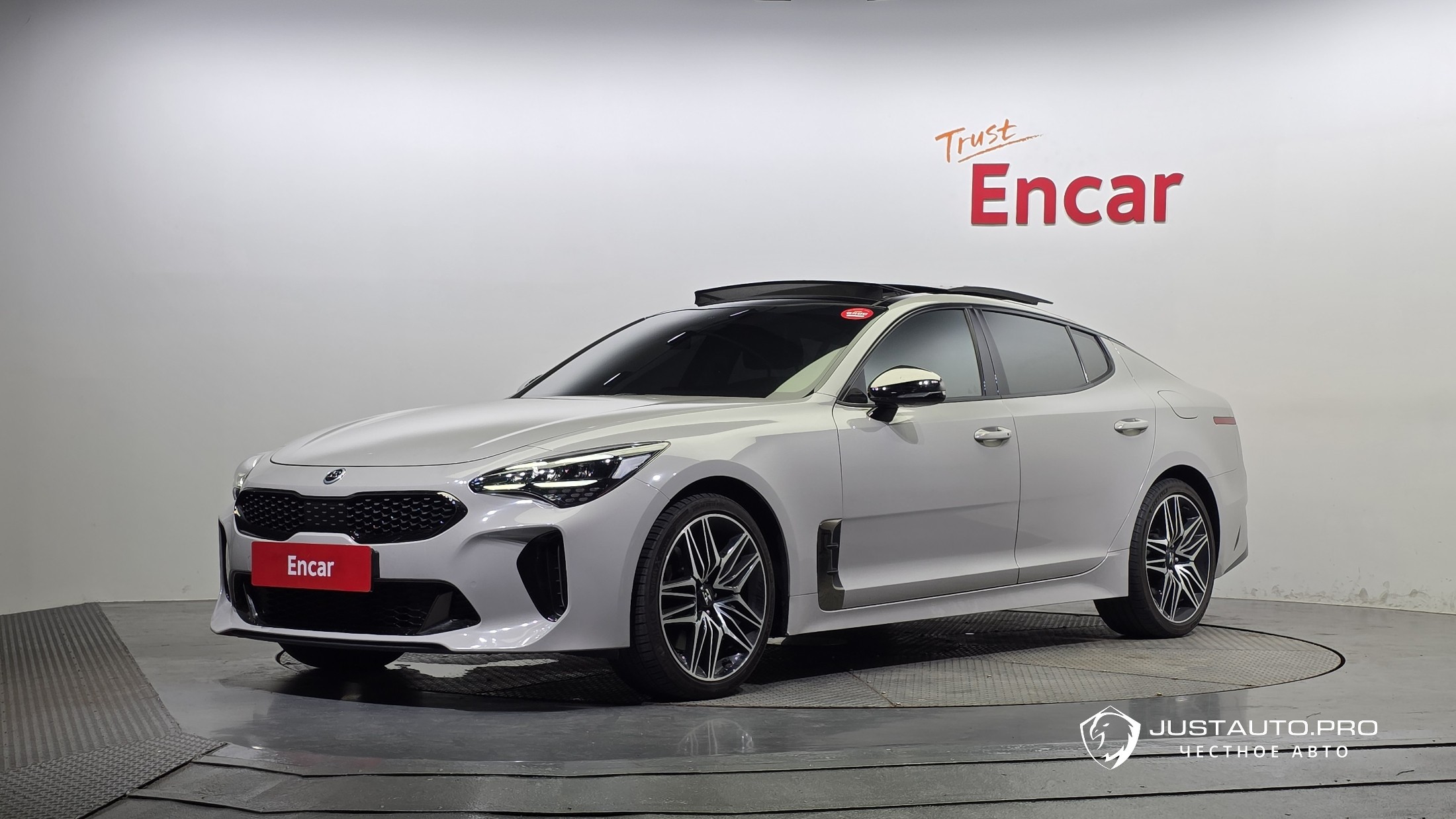 Автомобиль Kia Stinger