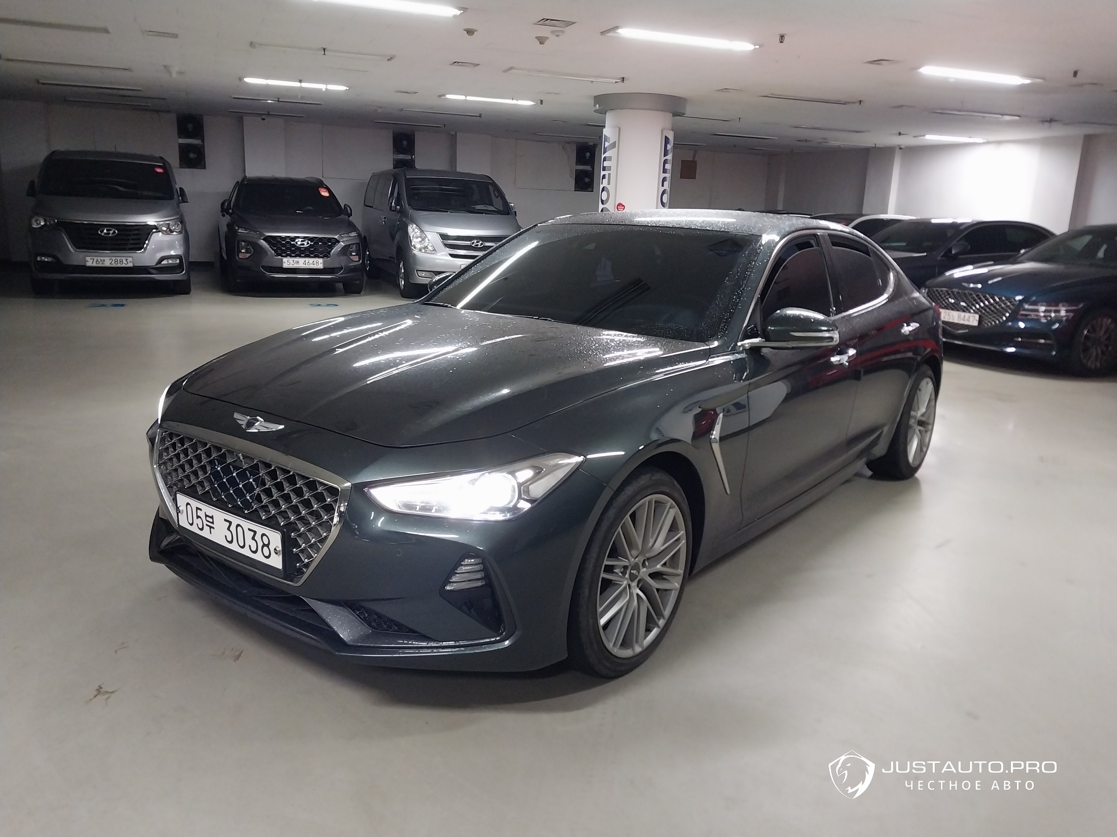 Автомобиль Genesis G70