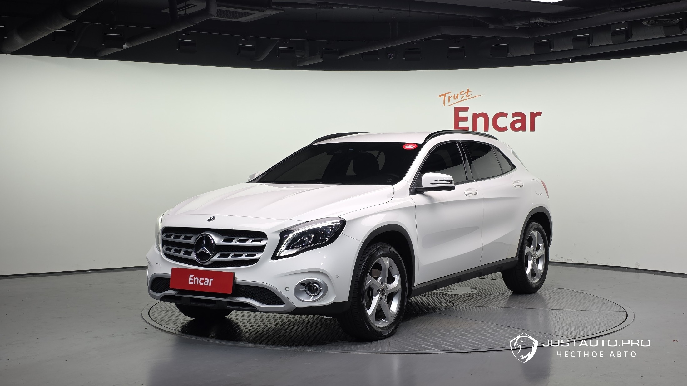 Автомобиль Mercedes-Benz GLA-Class