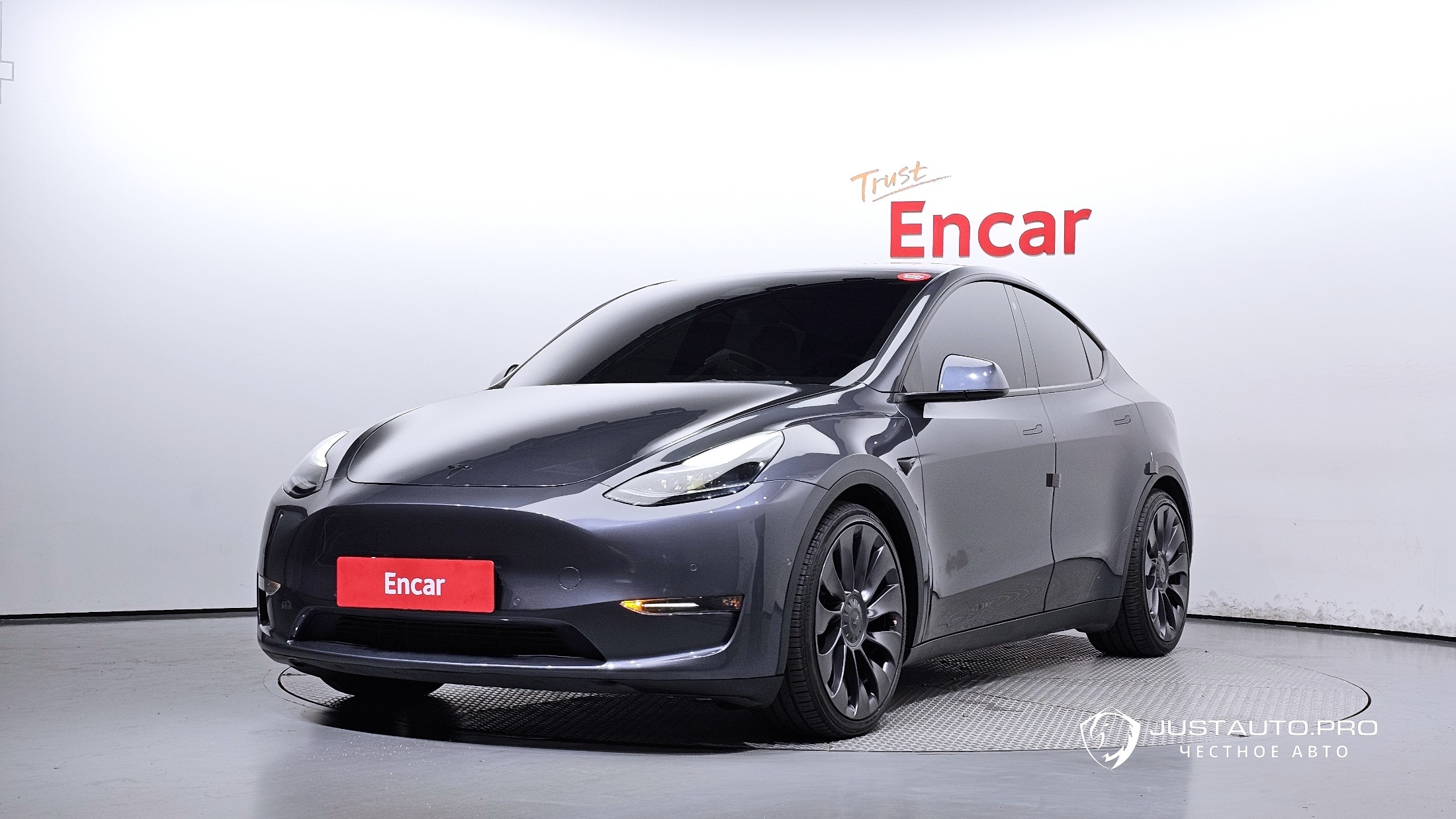 Автомобиль Tesla Model Y