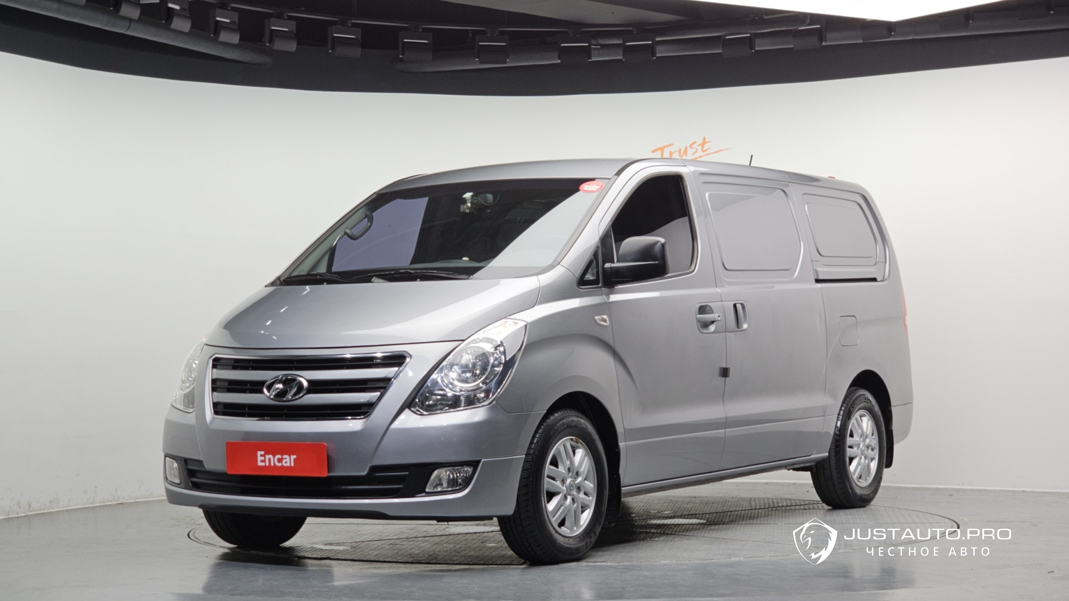 Автомобиль Hyundai Starex