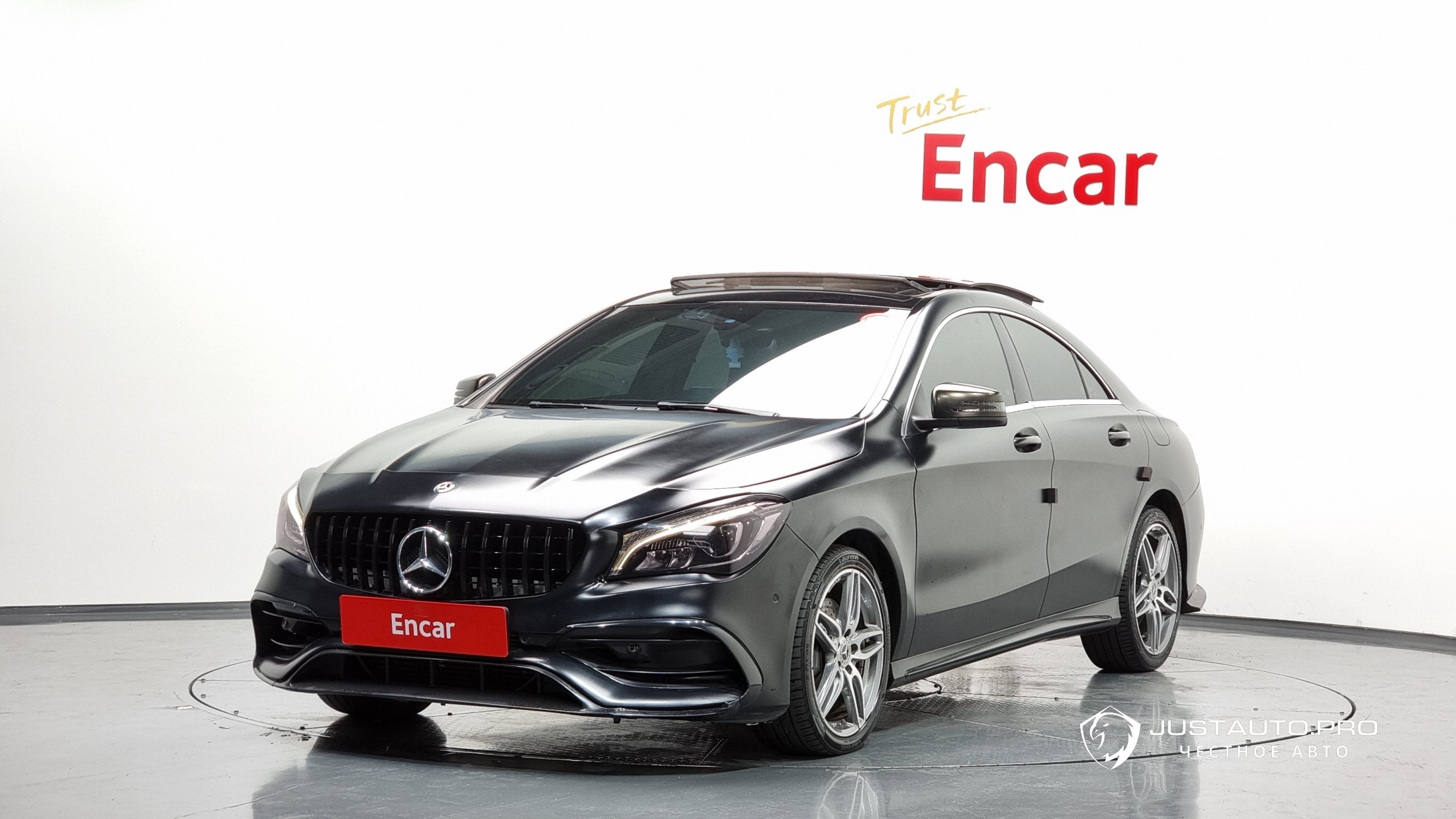 Автомобиль Mercedes-Benz CLA-Class