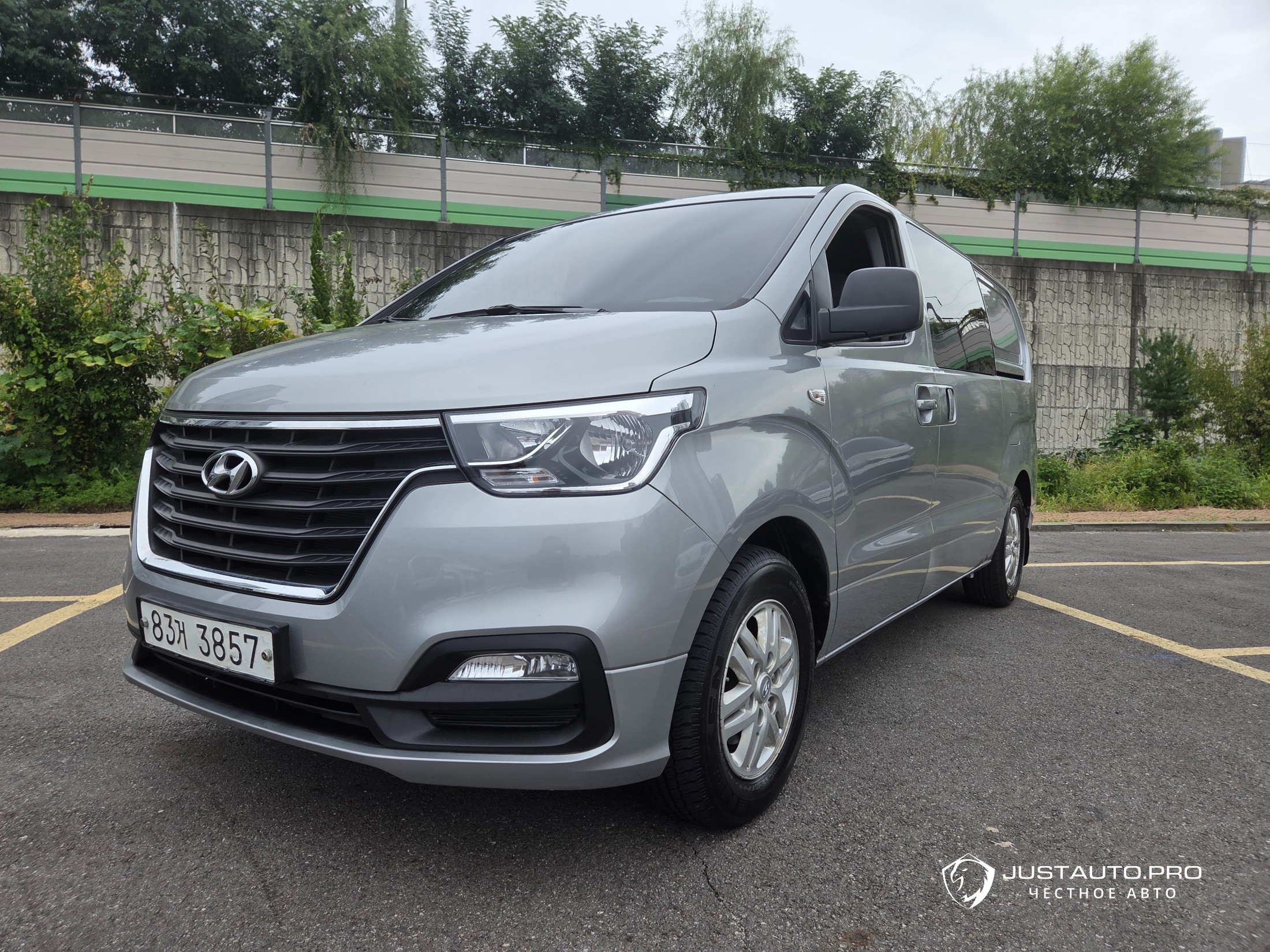 Автомобиль Hyundai Starex