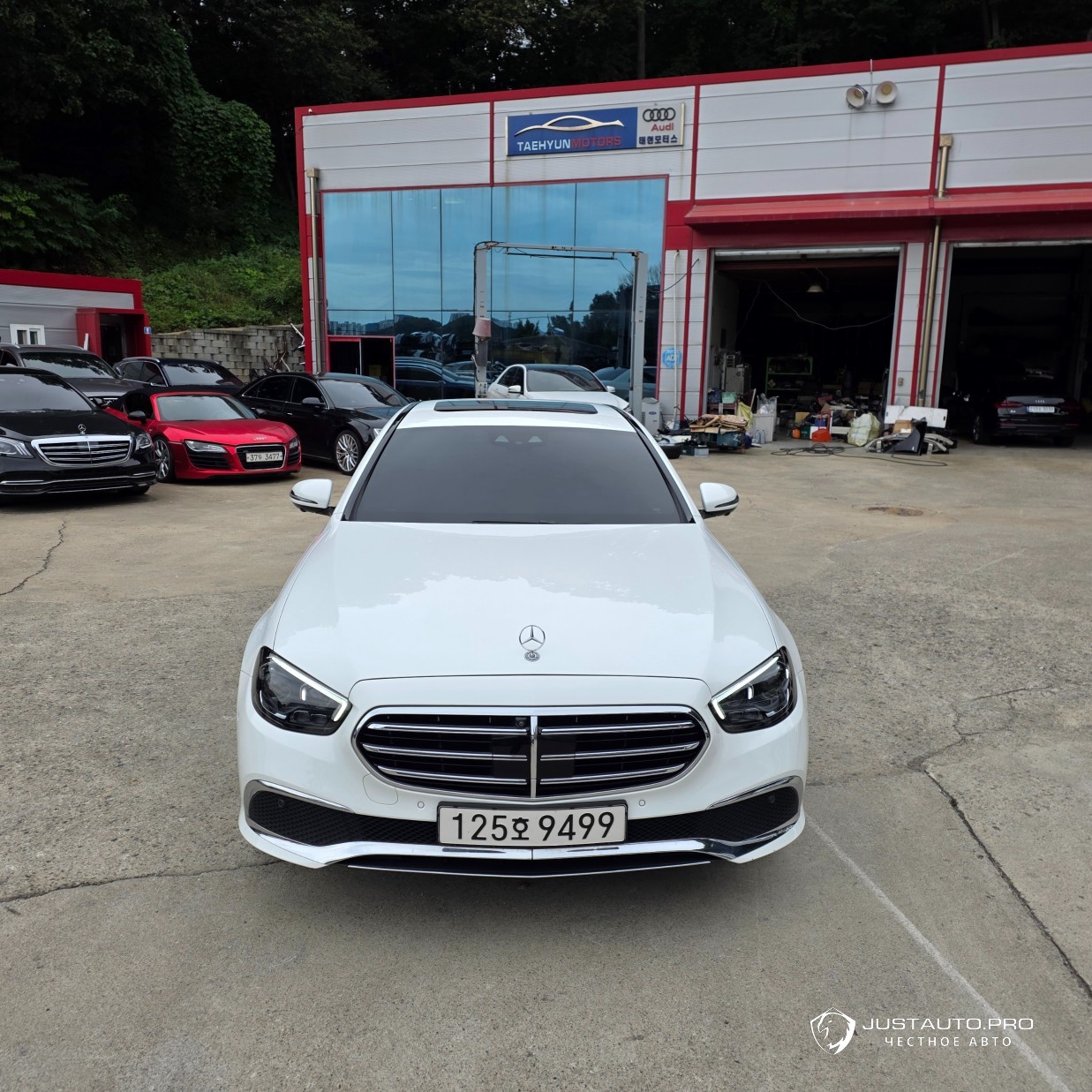 Автомобиль Mercedes-Benz E-Class