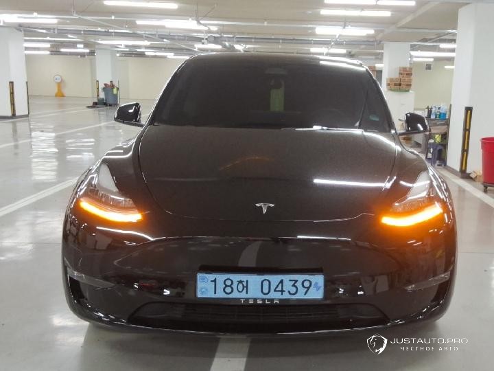 Автомобиль Tesla Model Y