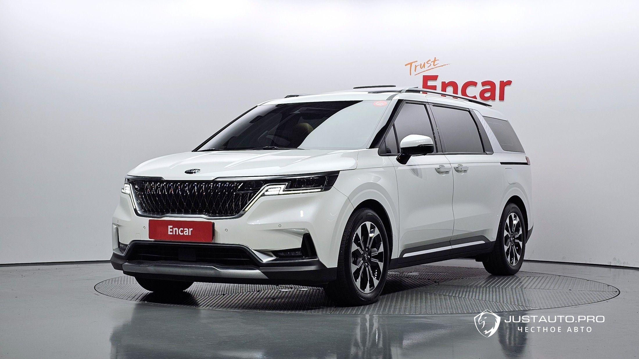 Автомобиль Kia Canival