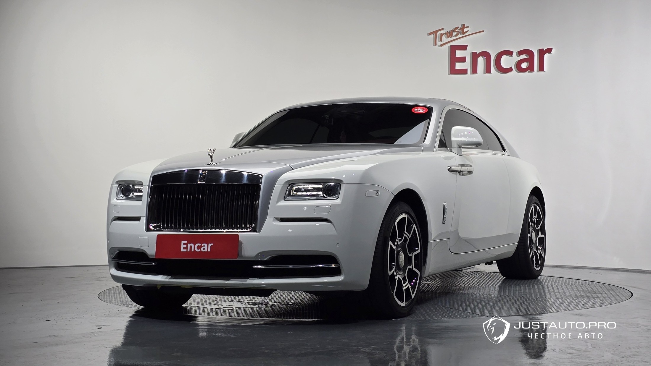 Автомобиль Rolls-Royce Wraith