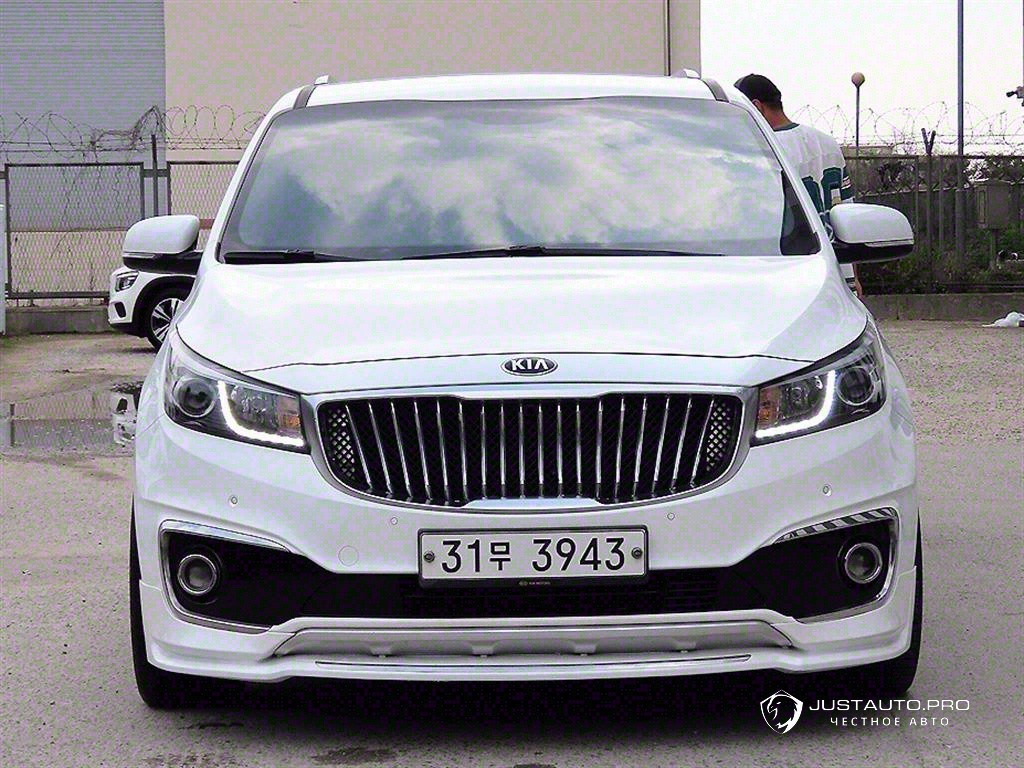 Автомобиль Kia Canival
