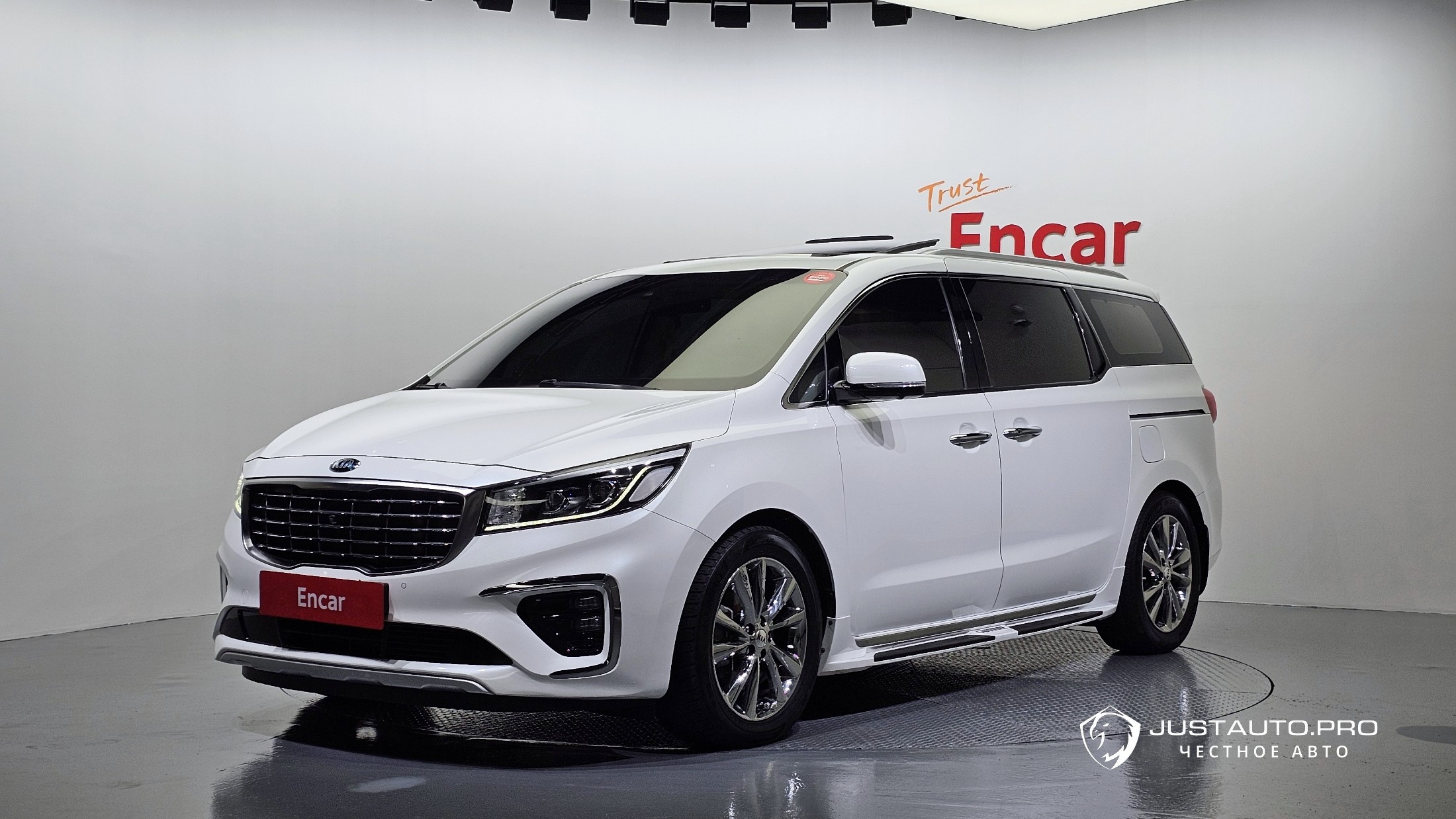 Автомобиль Kia Canival