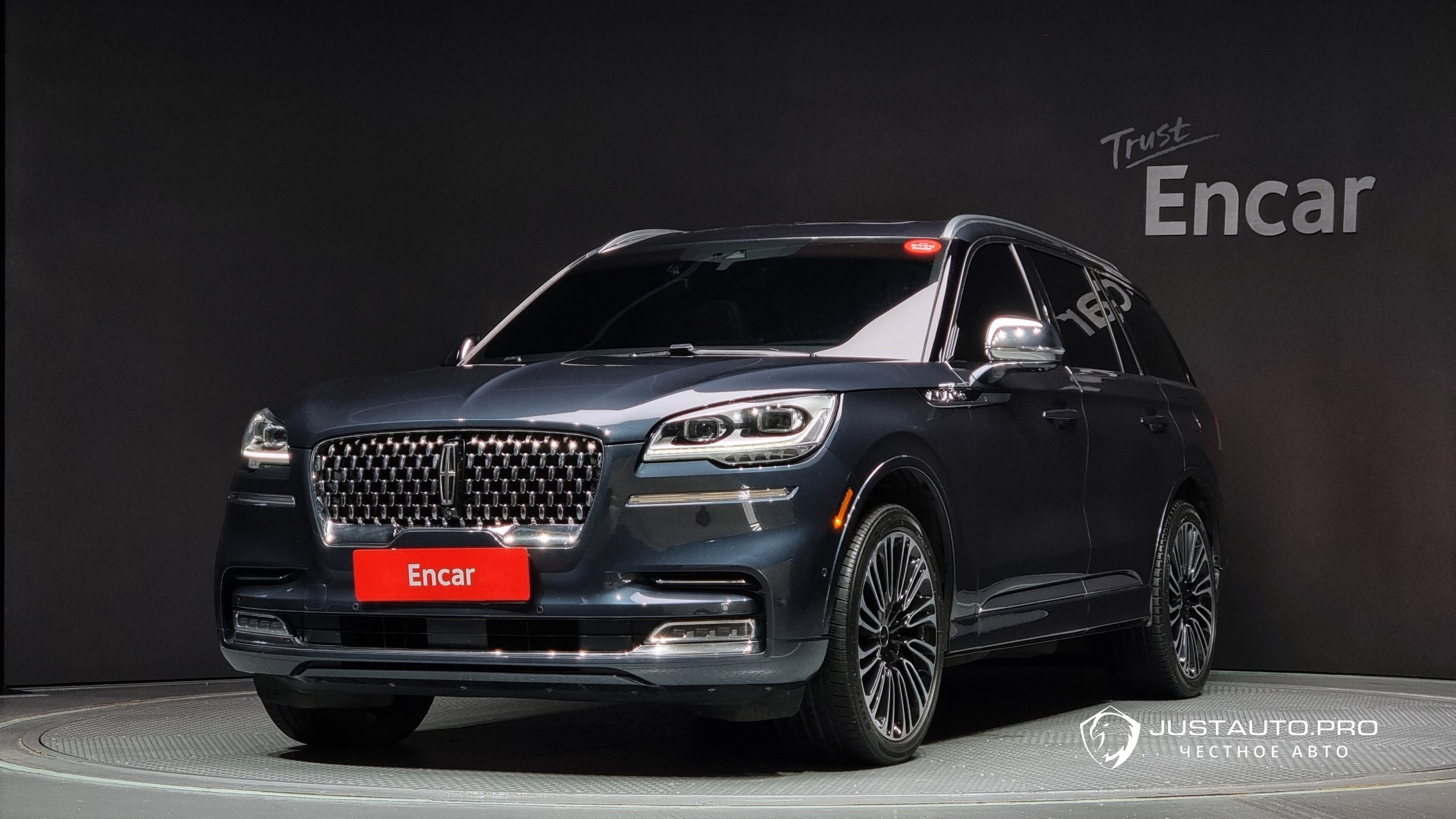Автомобиль Lincoln Aviator