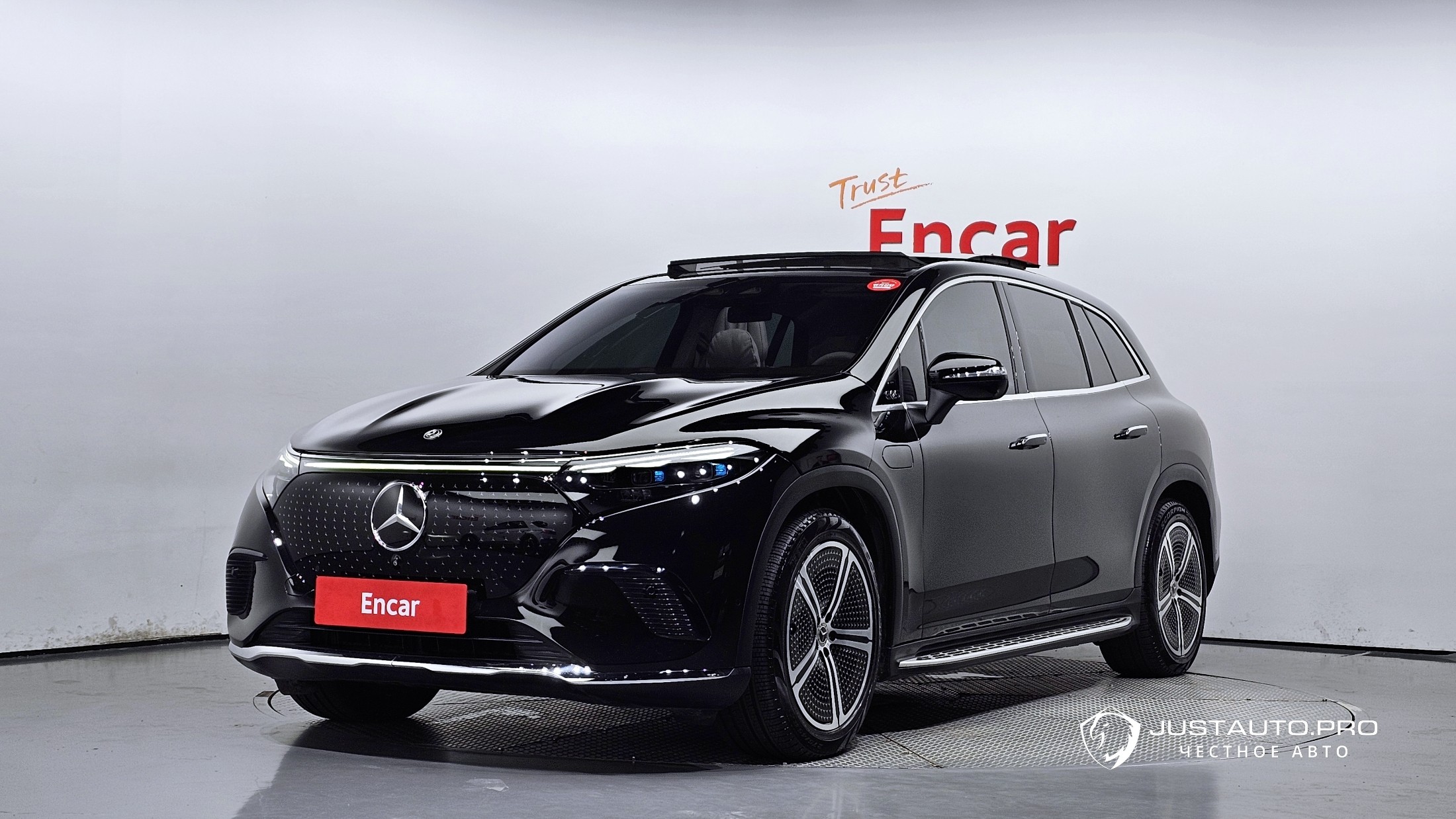 Автомобиль Mercedes-Benz EQS