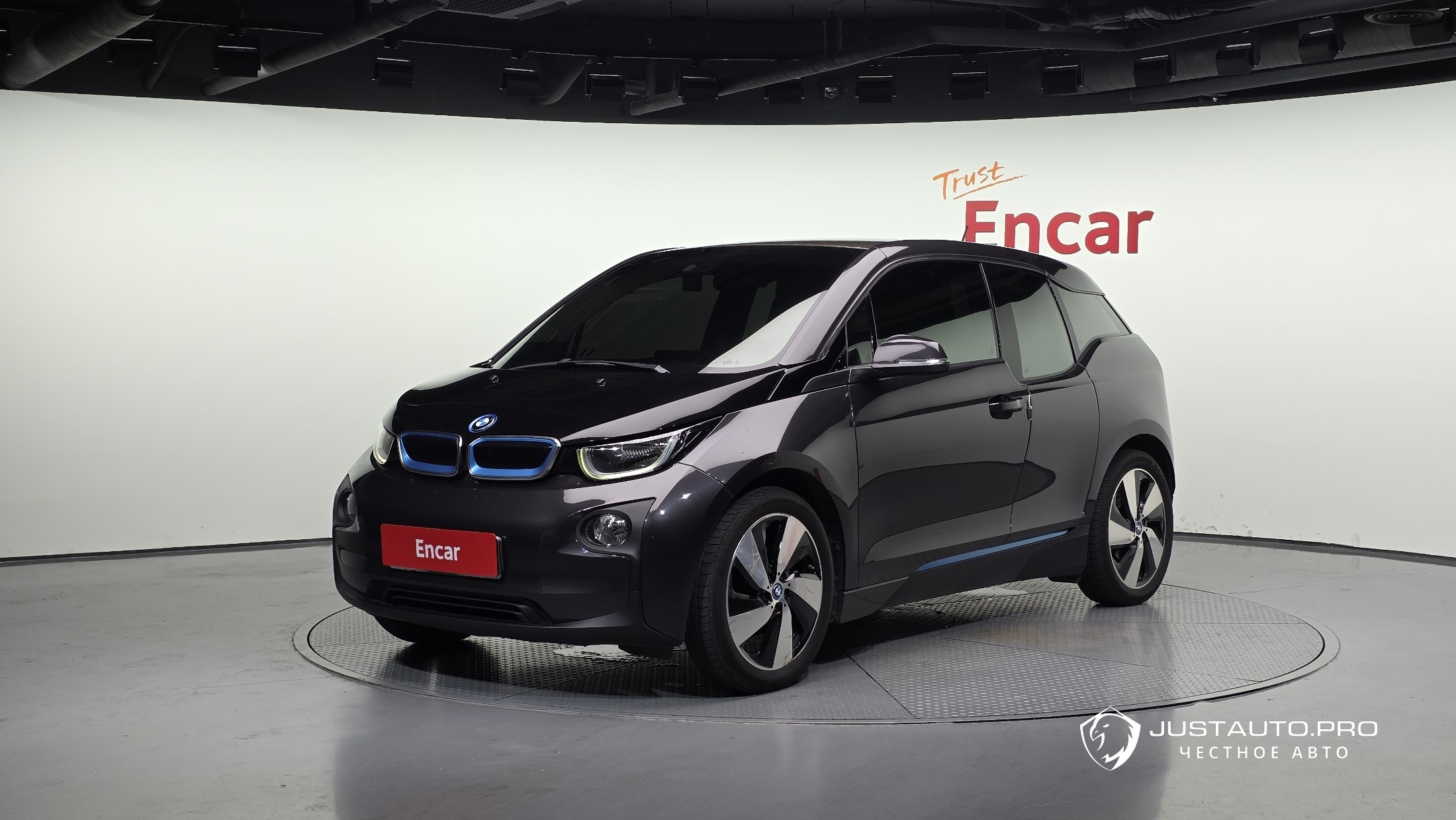 Автомобиль BMW i3