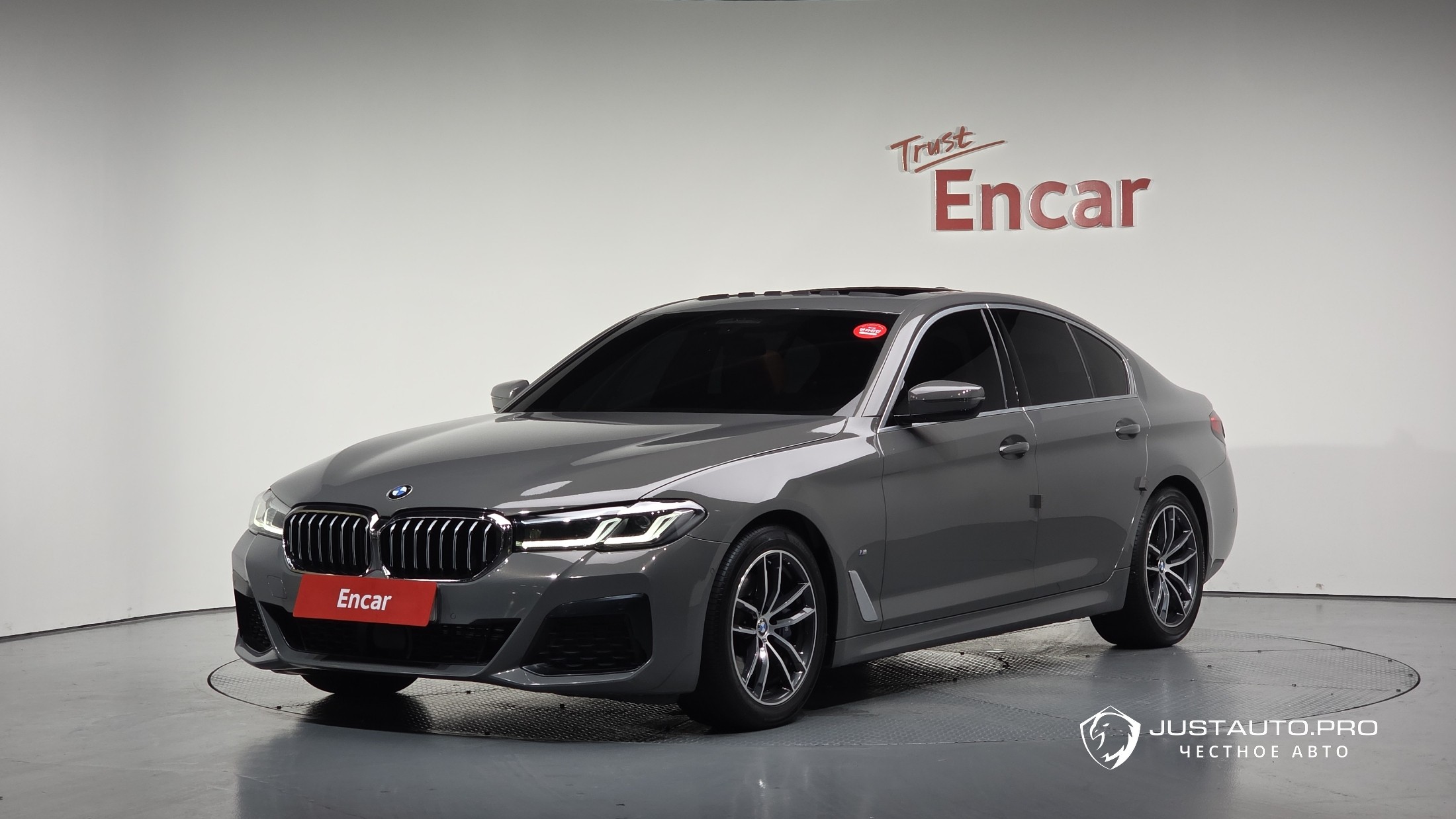 Автомобиль BMW 5-Series