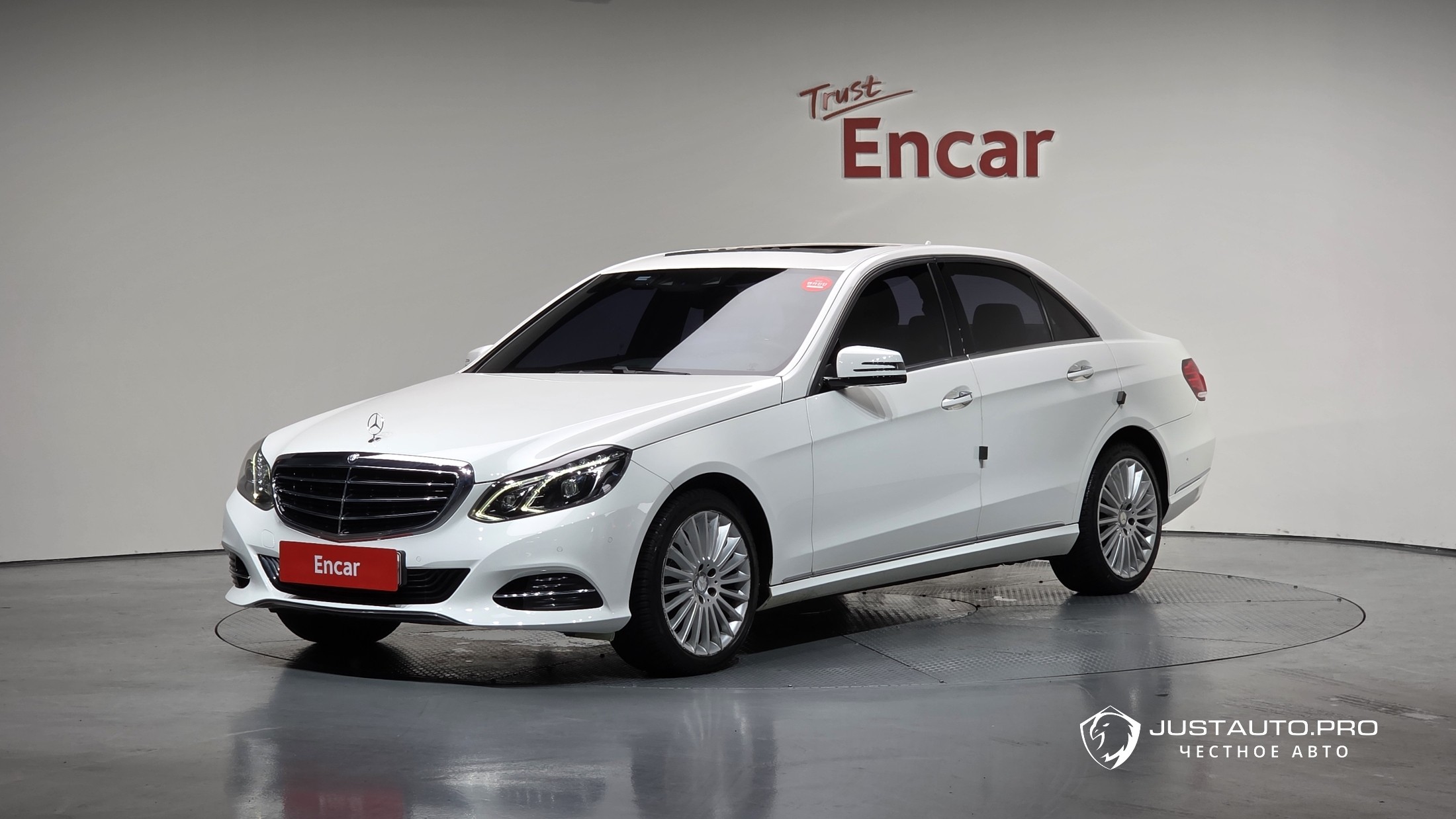 Автомобиль Mercedes-Benz E-Class