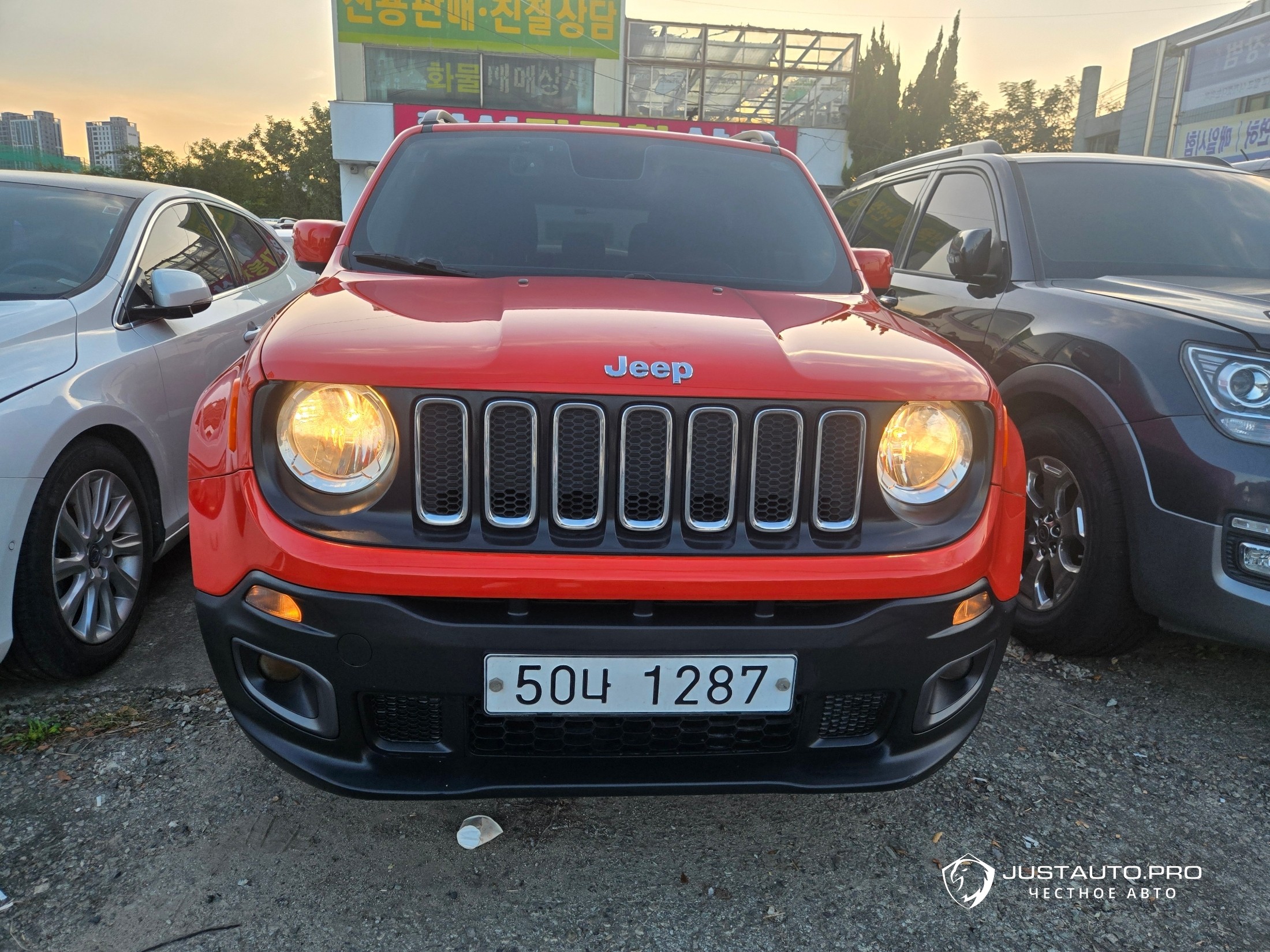 Автомобиль Jeep Renegade