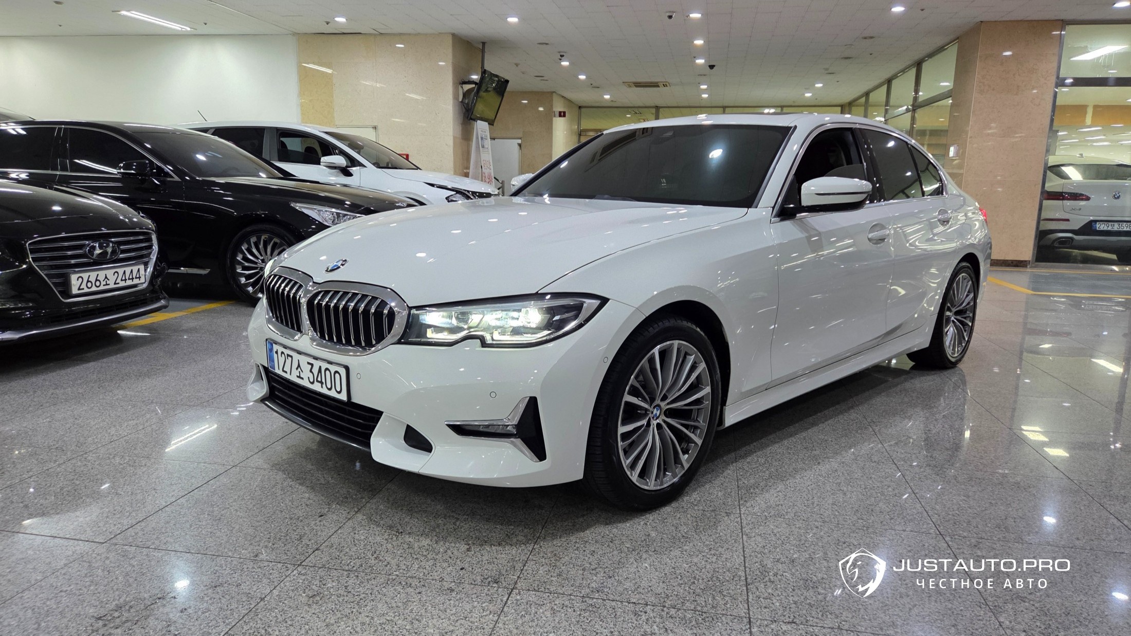 Автомобиль BMW 3-Series